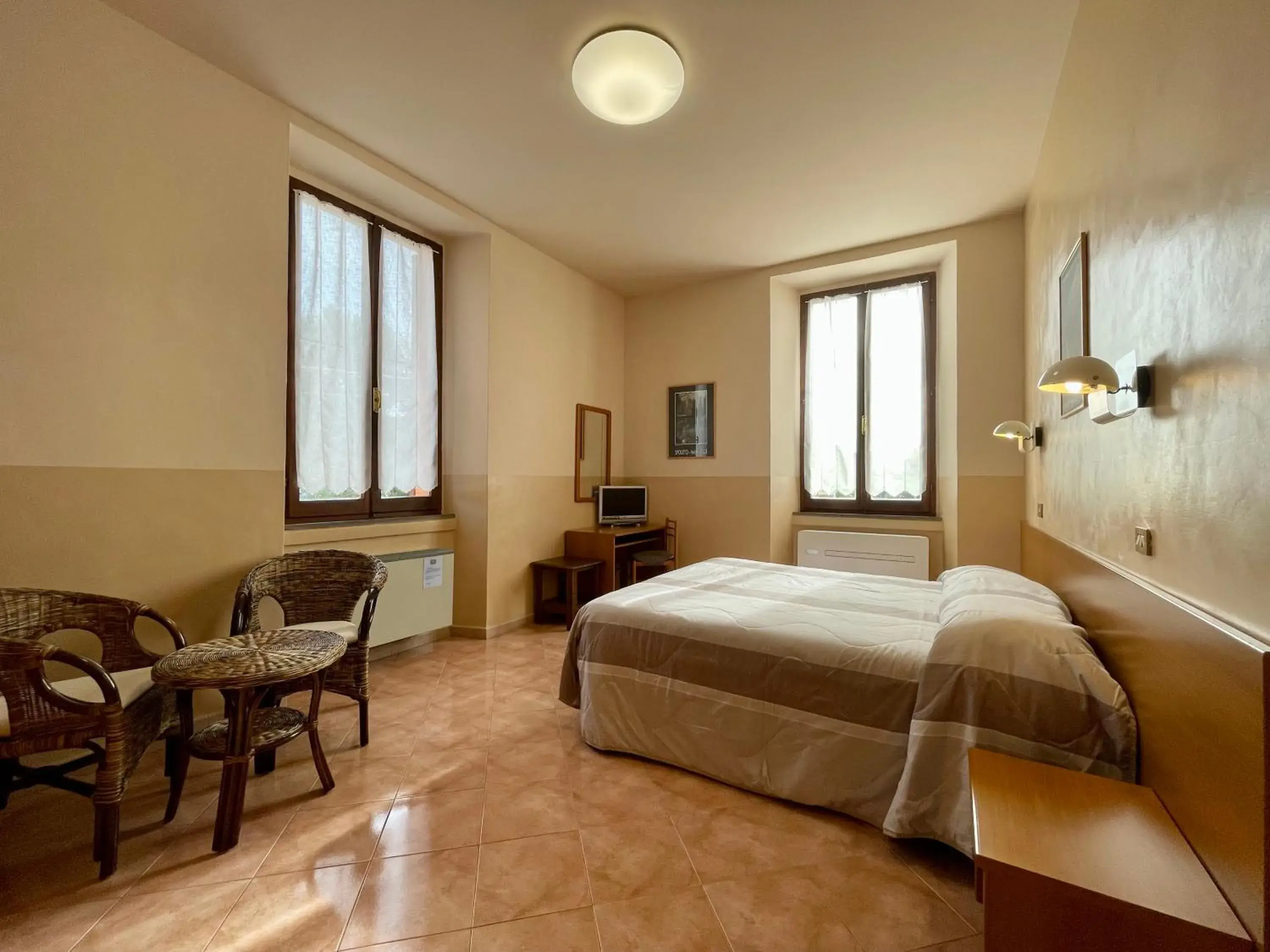 Double or Twin Room with Private Bathroom - single occupancy in Locanda Settecamini Double or Twin Room with Private Bathroom - single occupancy in Locanda Settecamini