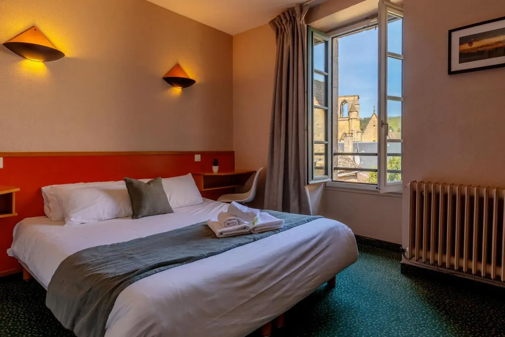 Comfort Double Room in Hôtel des Récollets Comfort Double Room in Hôtel des Récollets