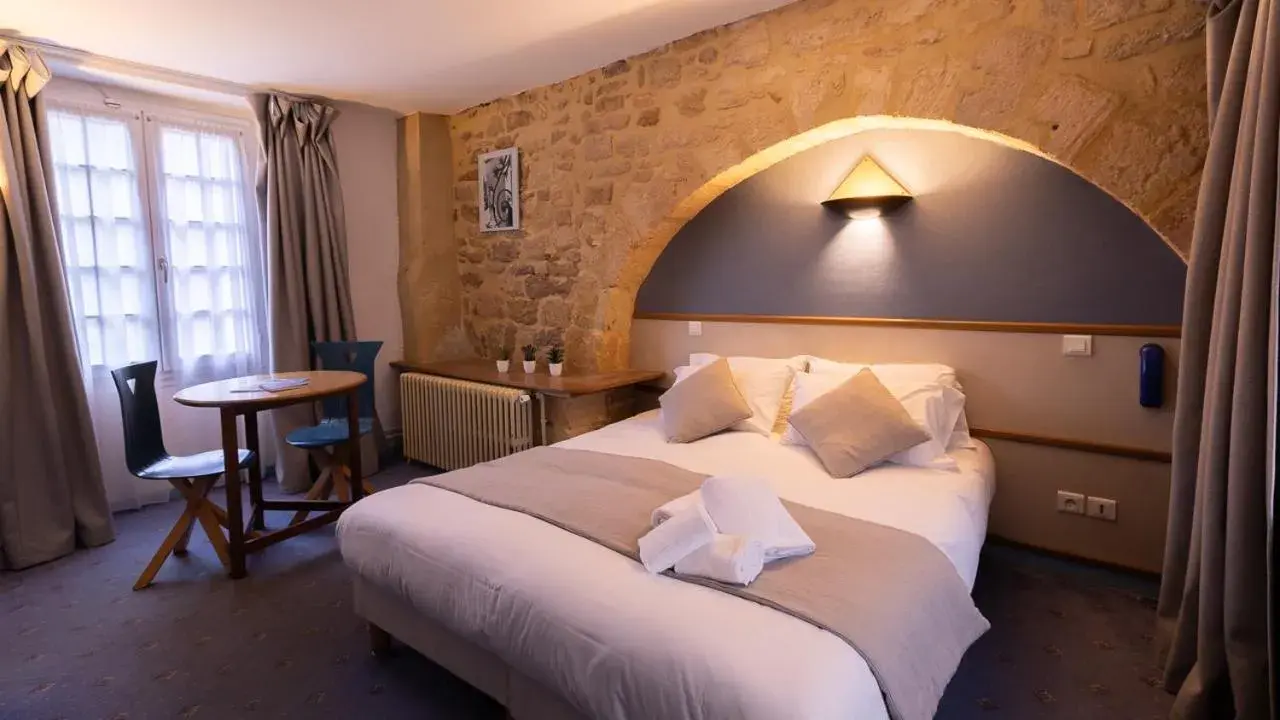 Superior Double Room in Hôtel des Récollets Superior Double Room in Hôtel des Récollets