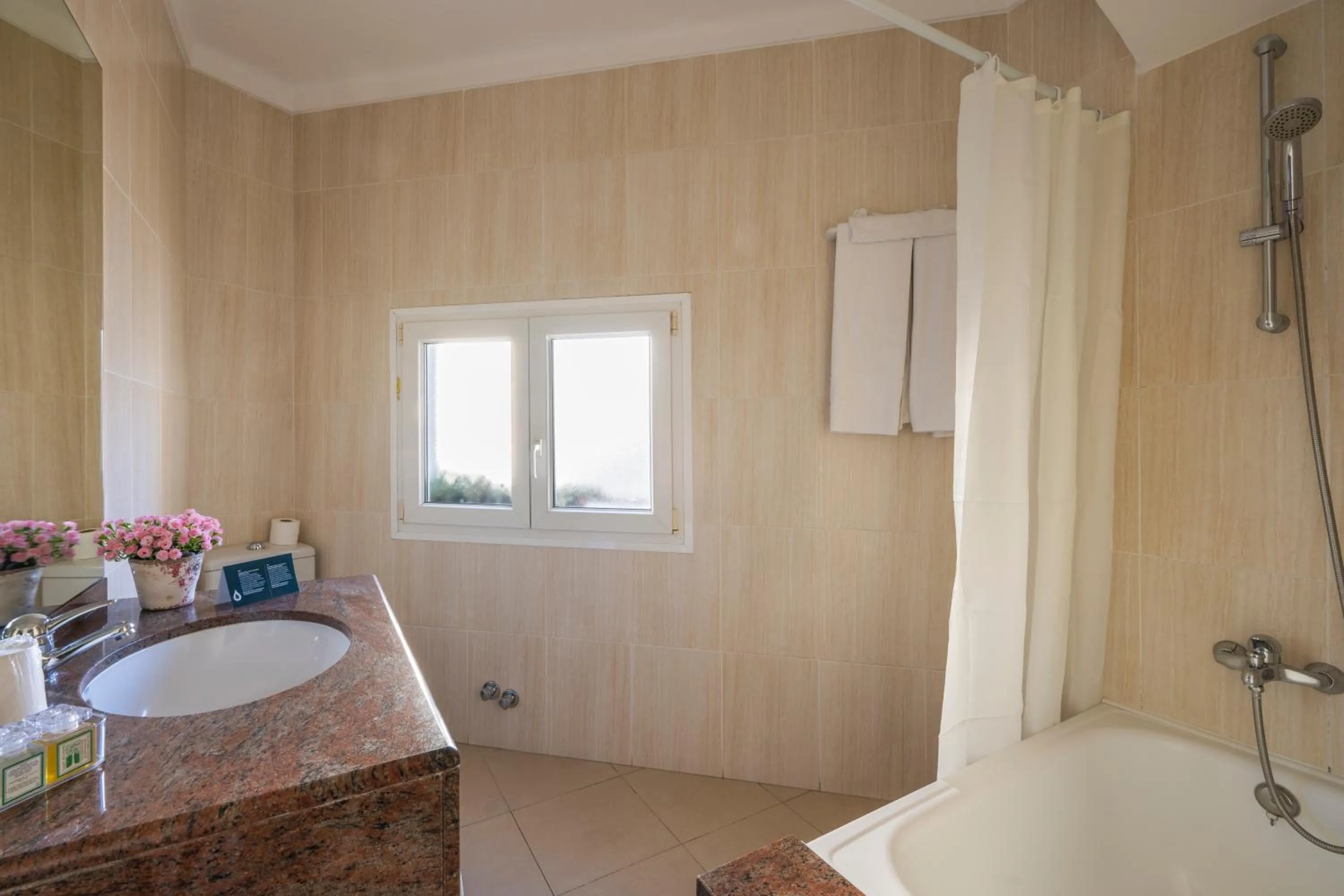 Bathroom in La Goleta