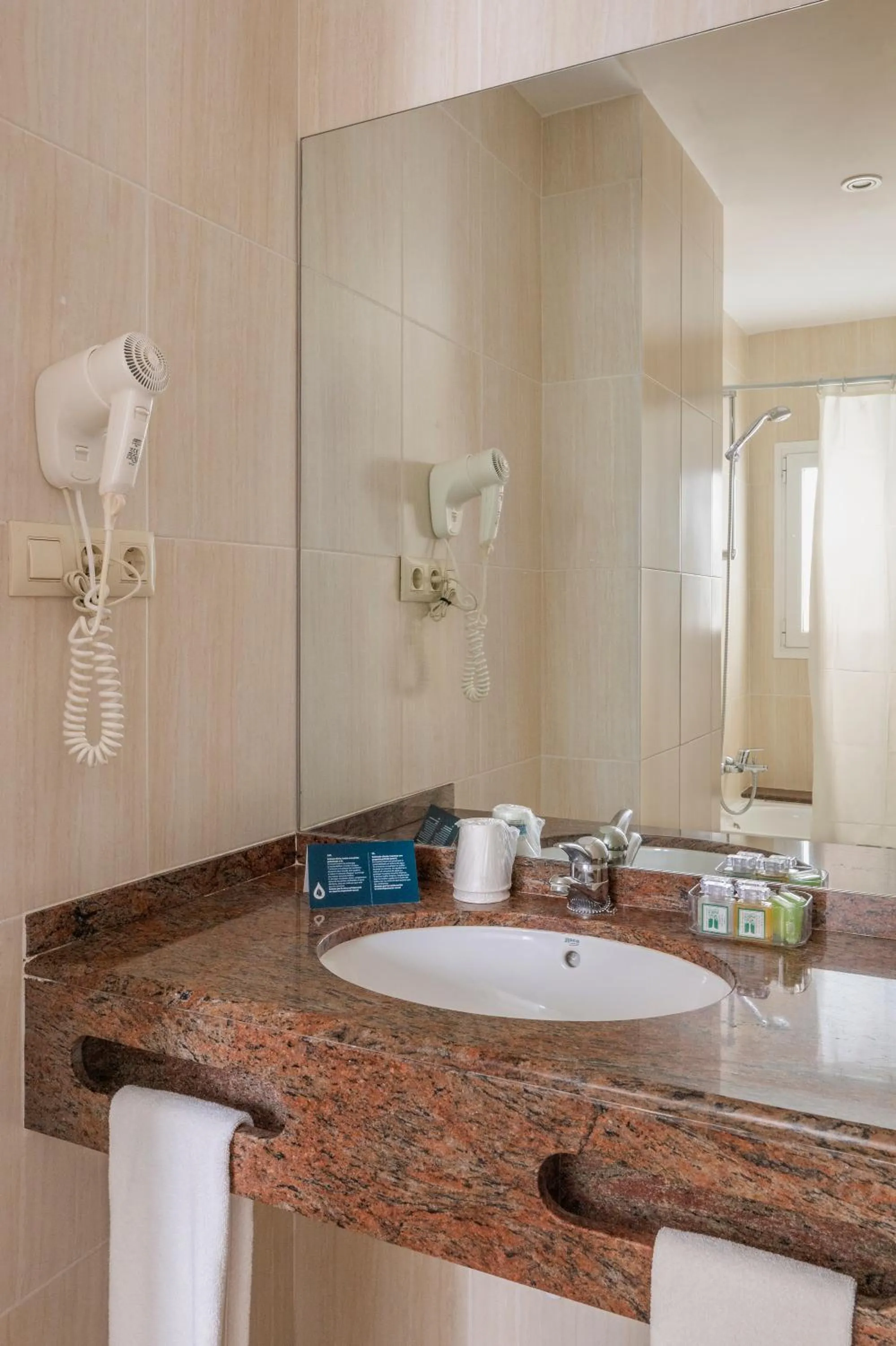 Bathroom in La Goleta