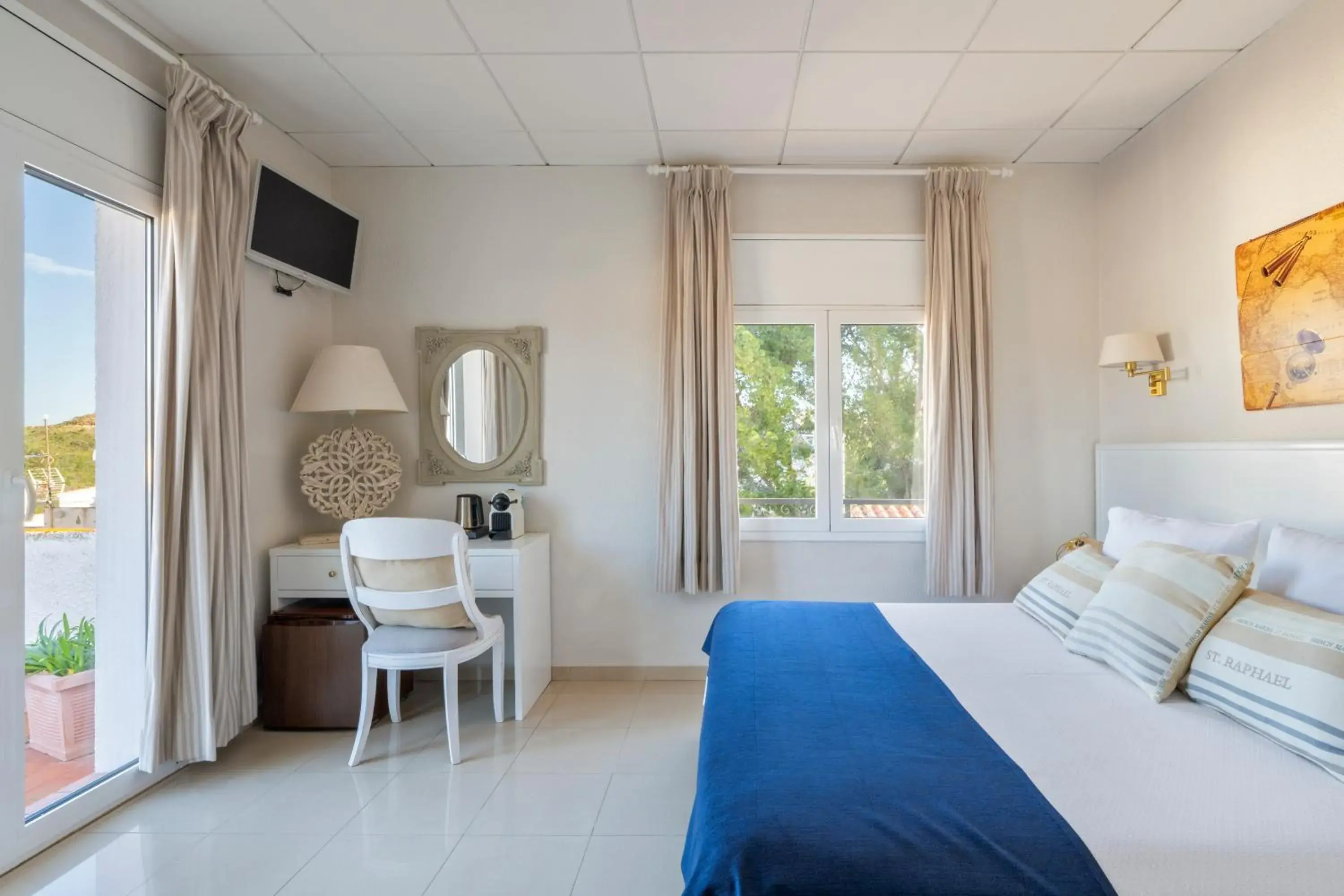 Superior Double Room with Terrace and Sea view in La Goleta Superior Double Room with Terrace and Sea view in La Goleta