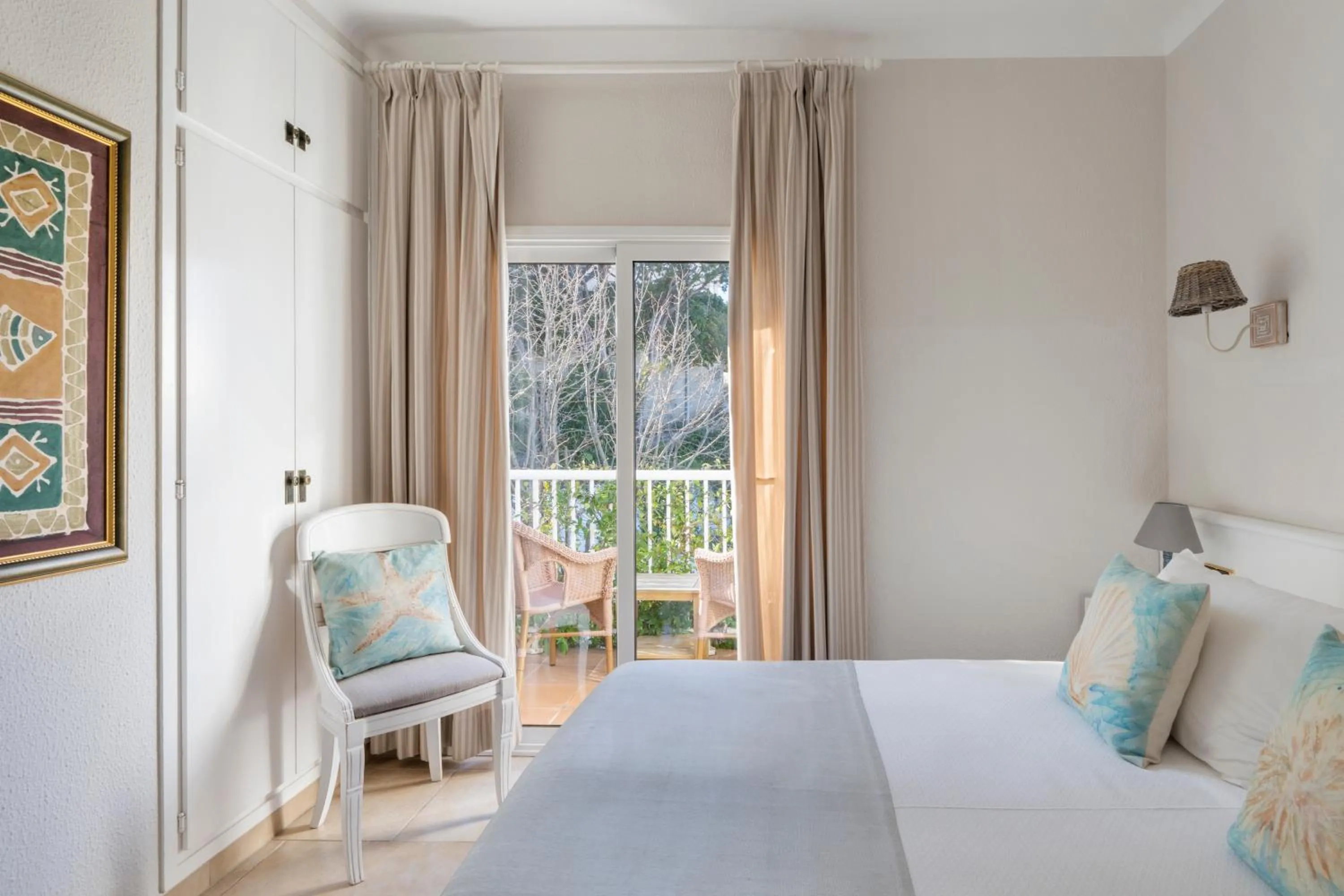 Photo of the whole room, Bed in La Goleta