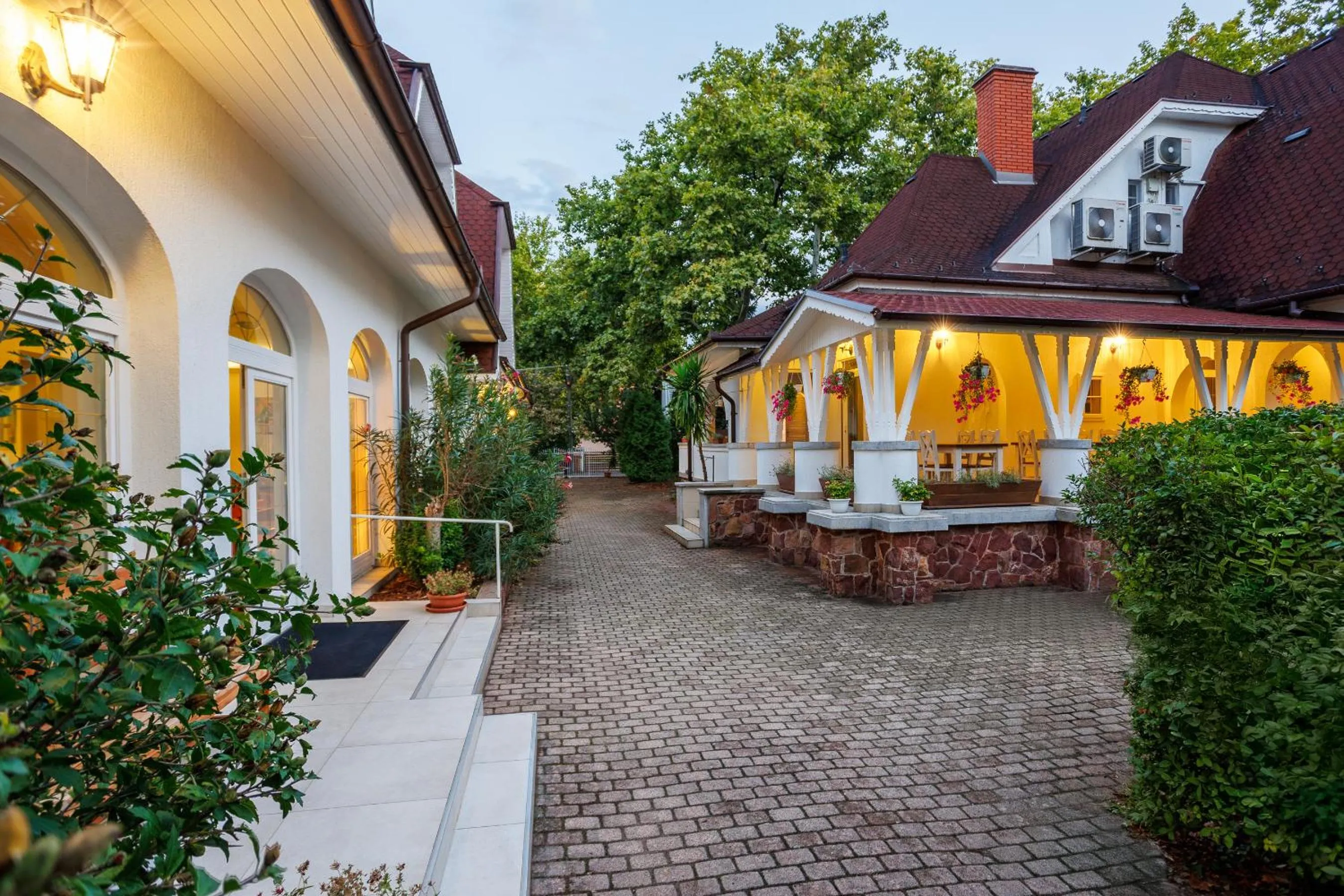 Property building in Partvilla Balatonboglar