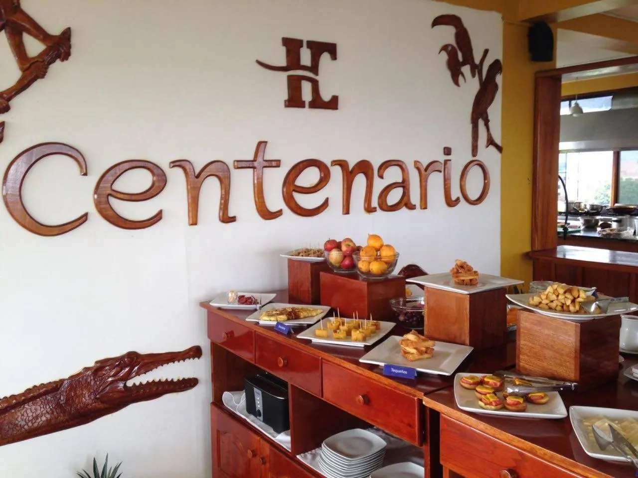 Restaurant/places to eat in Hotel Centenario