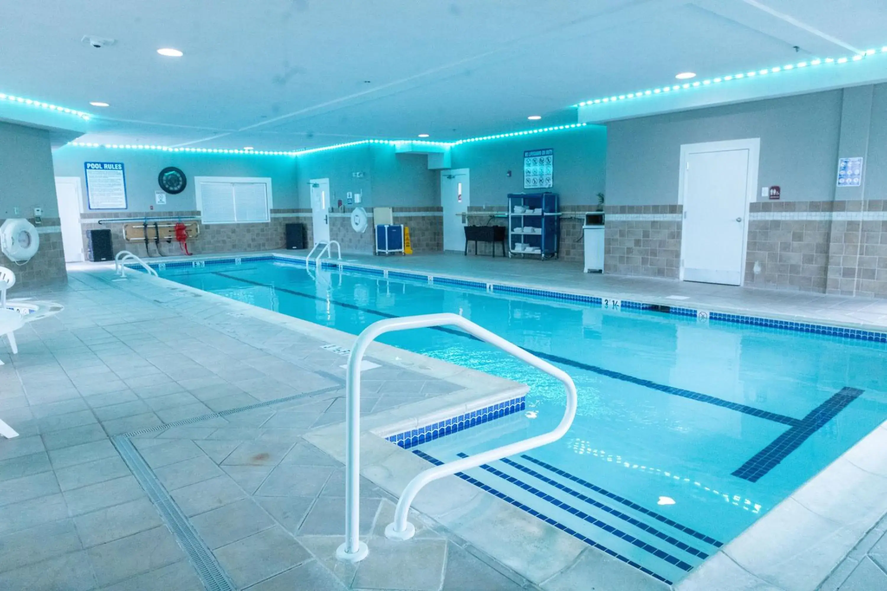 Swimming pool in Homestead Lodge Apart Hotel Swimming pool in Homestead Lodge Apart Hotel