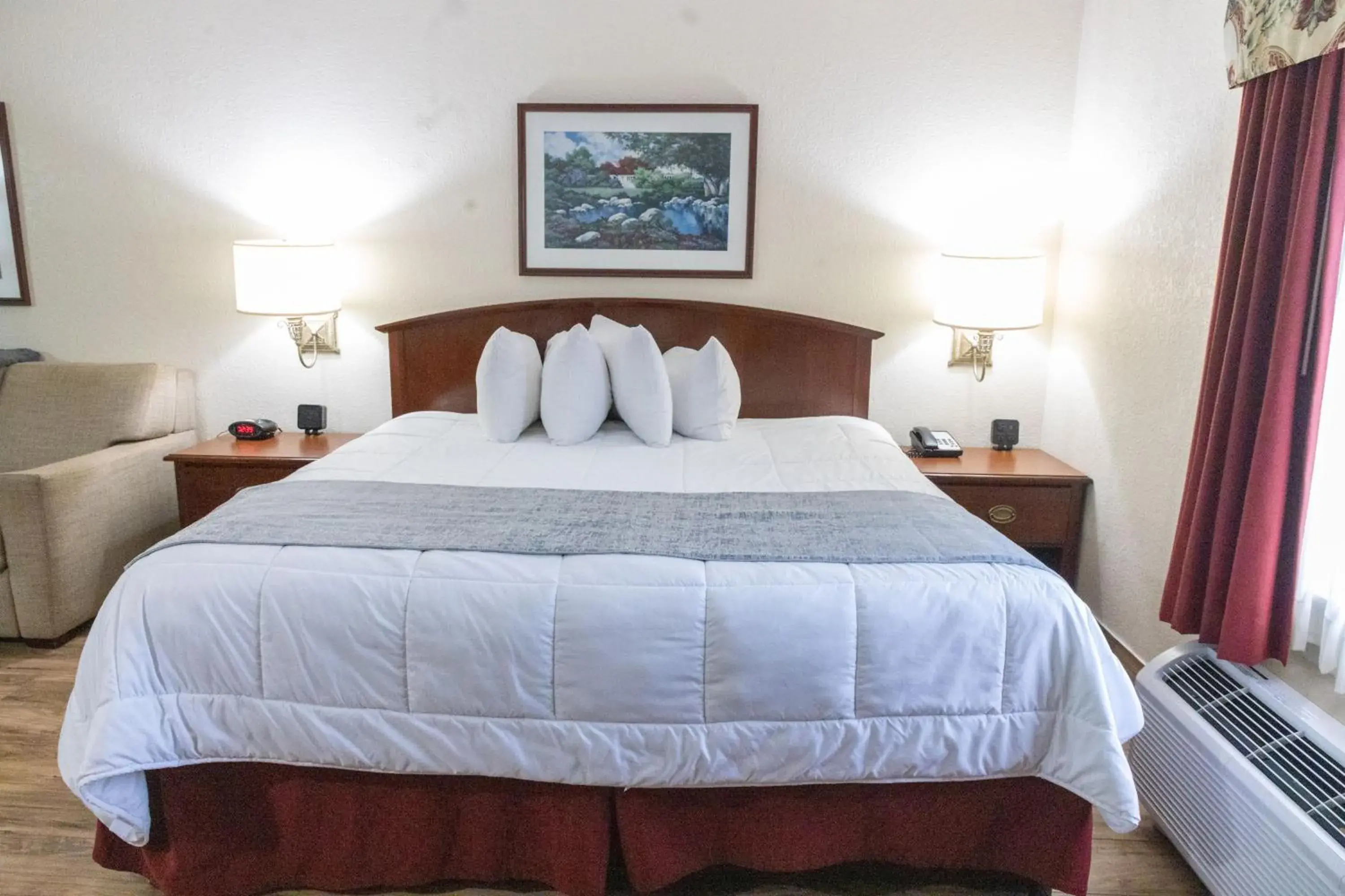 Bed in Homestead Lodge Apart Hotel Bed in Homestead Lodge Apart Hotel