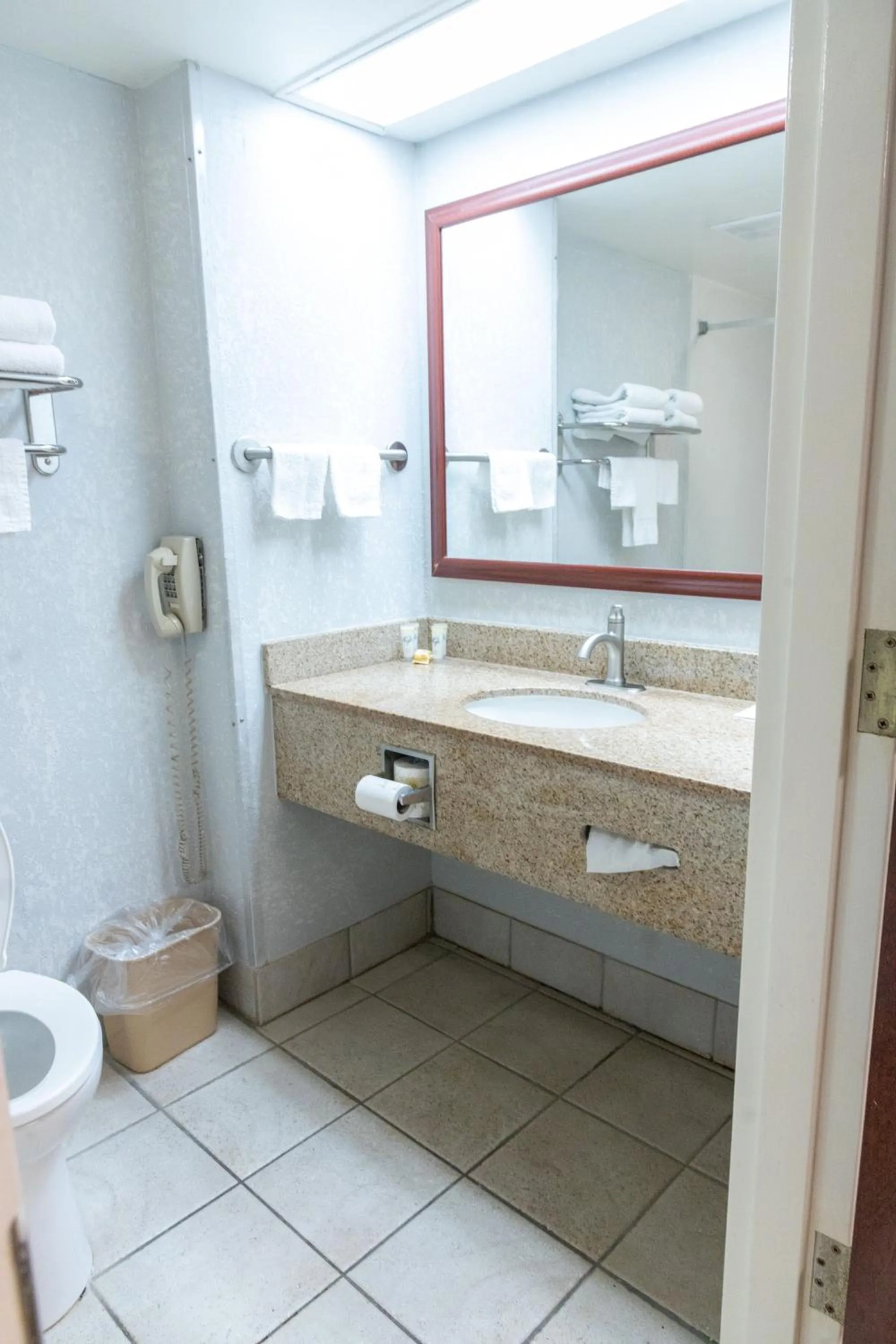 Bathroom in Homestead Lodge Apart Hotel