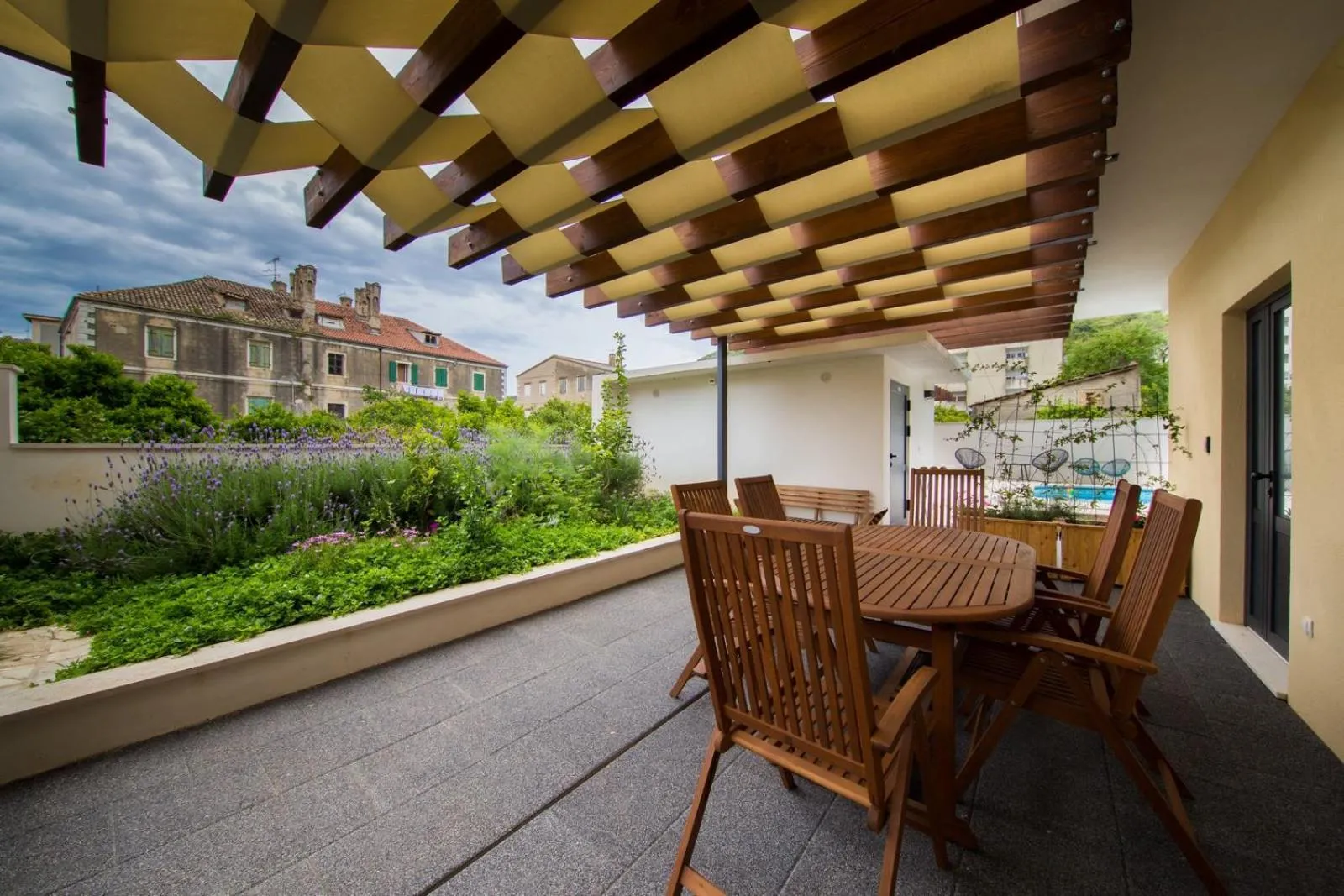 Bella Vista Suites