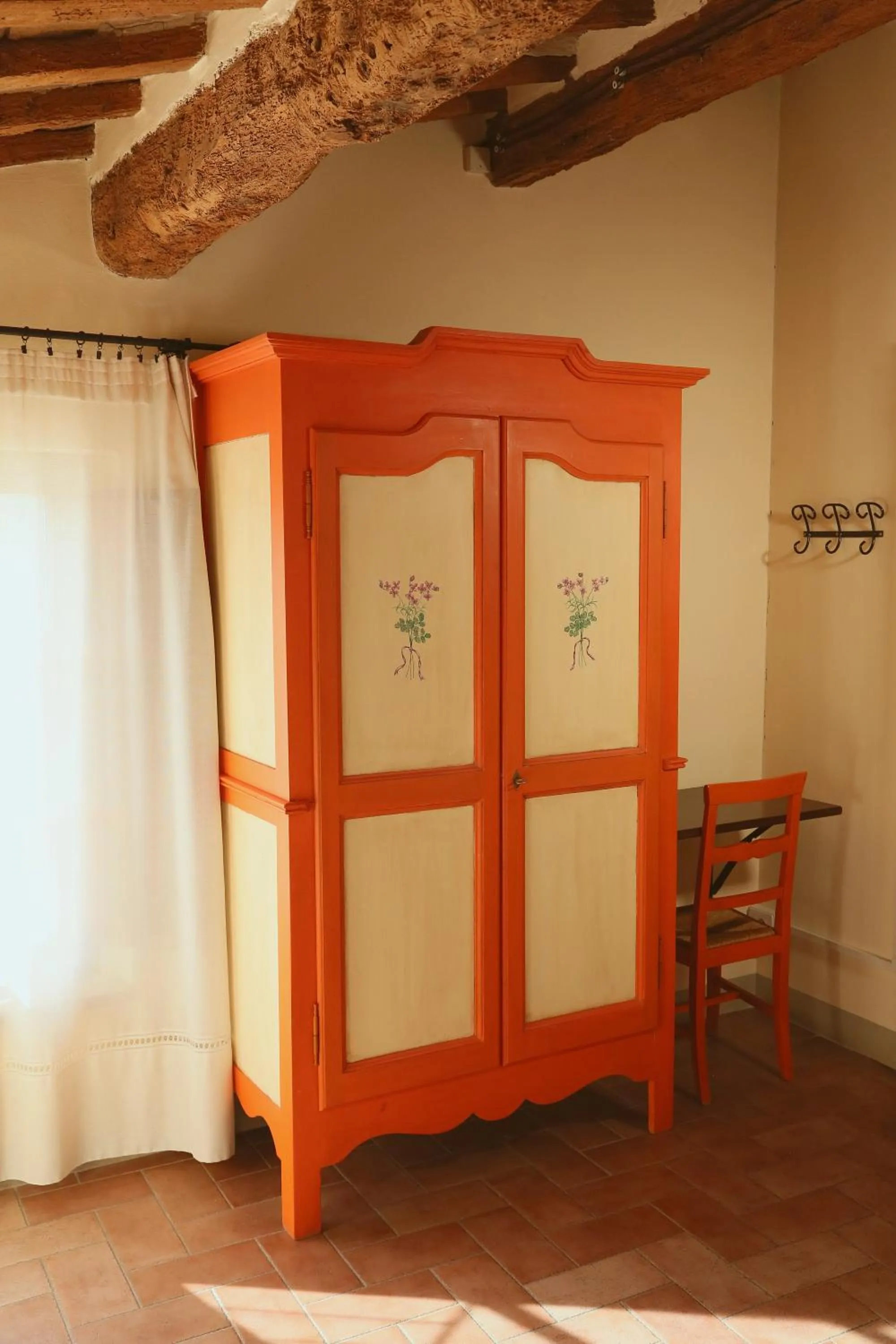 wardrobe in Molenda B&B