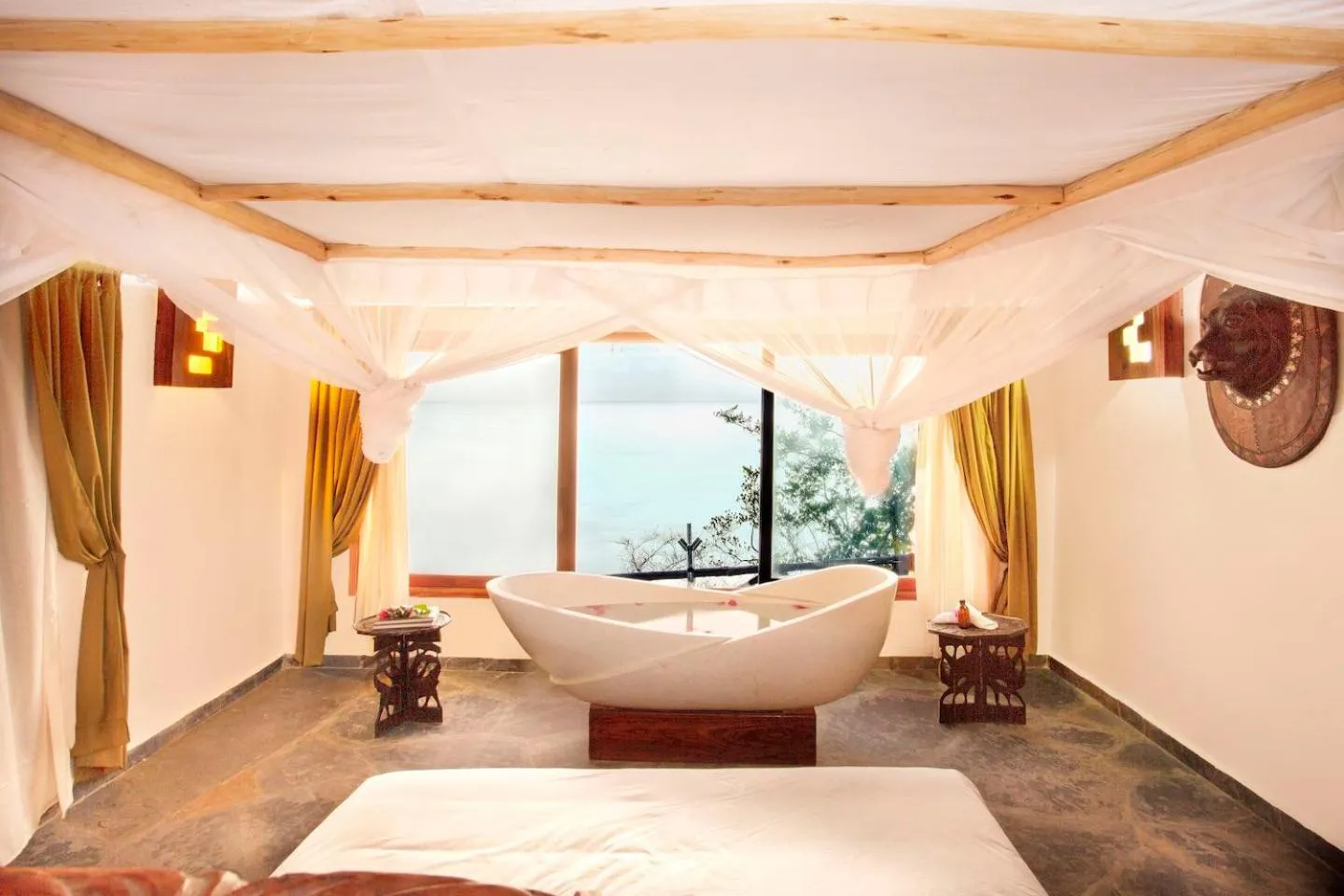 Bathroom, Bed in The Island - Pongwe Lodge