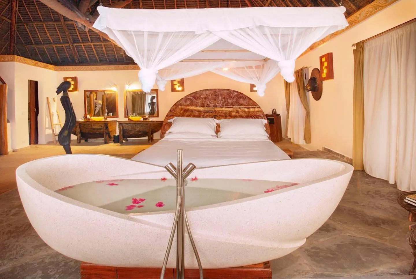 Bathroom, Bed in The Island - Pongwe Lodge