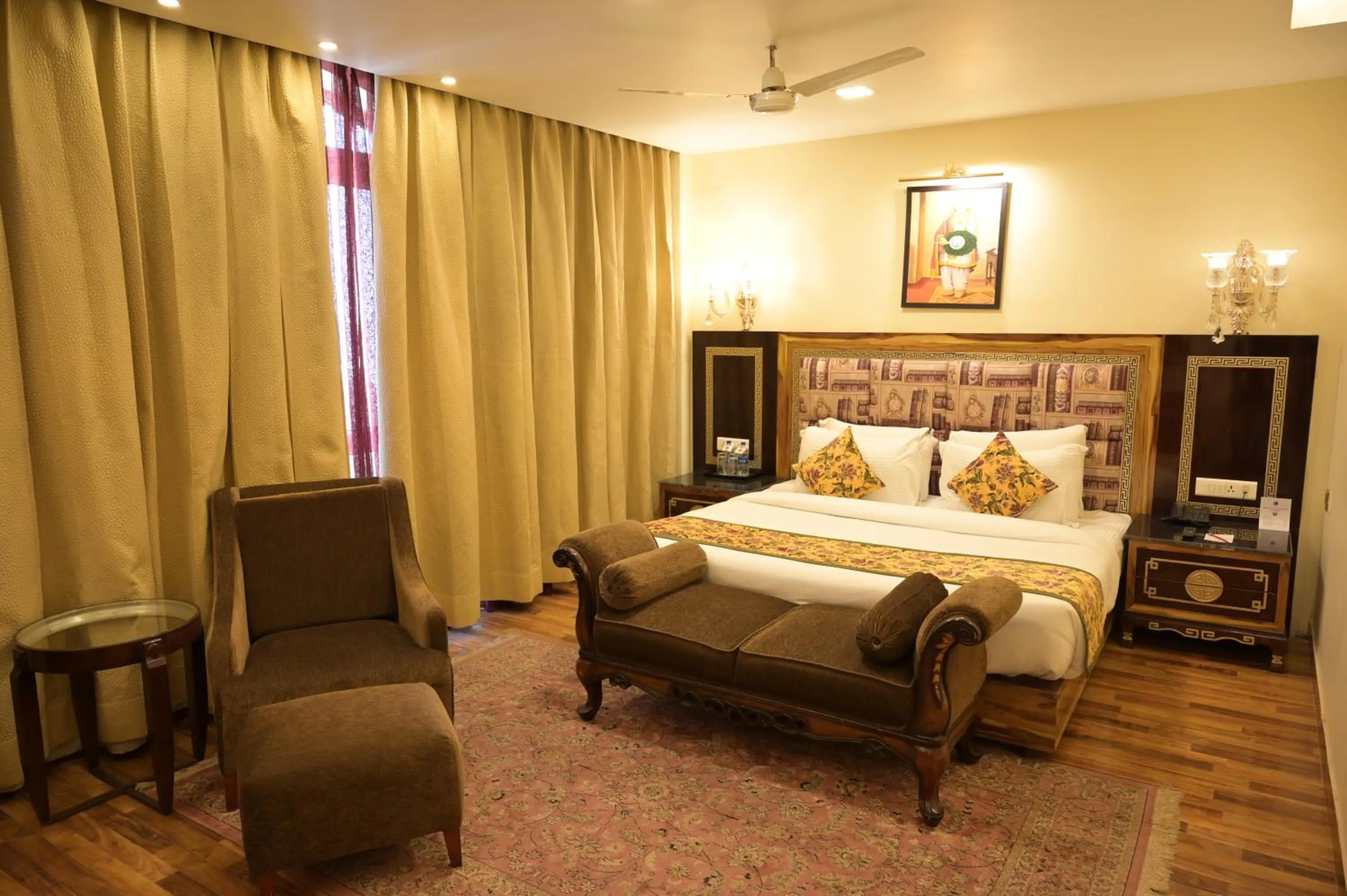 Bed in HK Clarks Inn, Amritsar