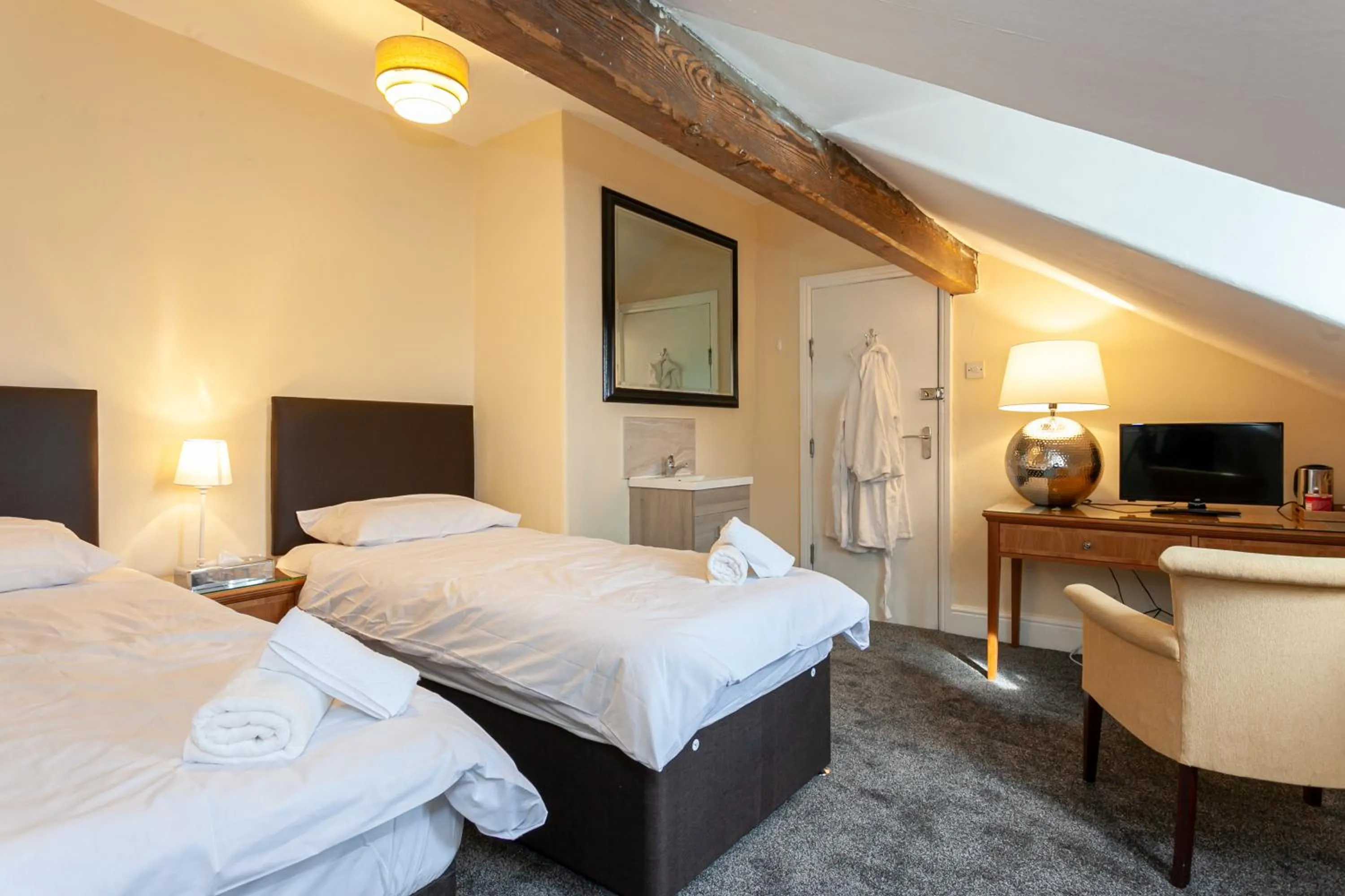 Photo of the whole room, Bed in Townhouse No 12