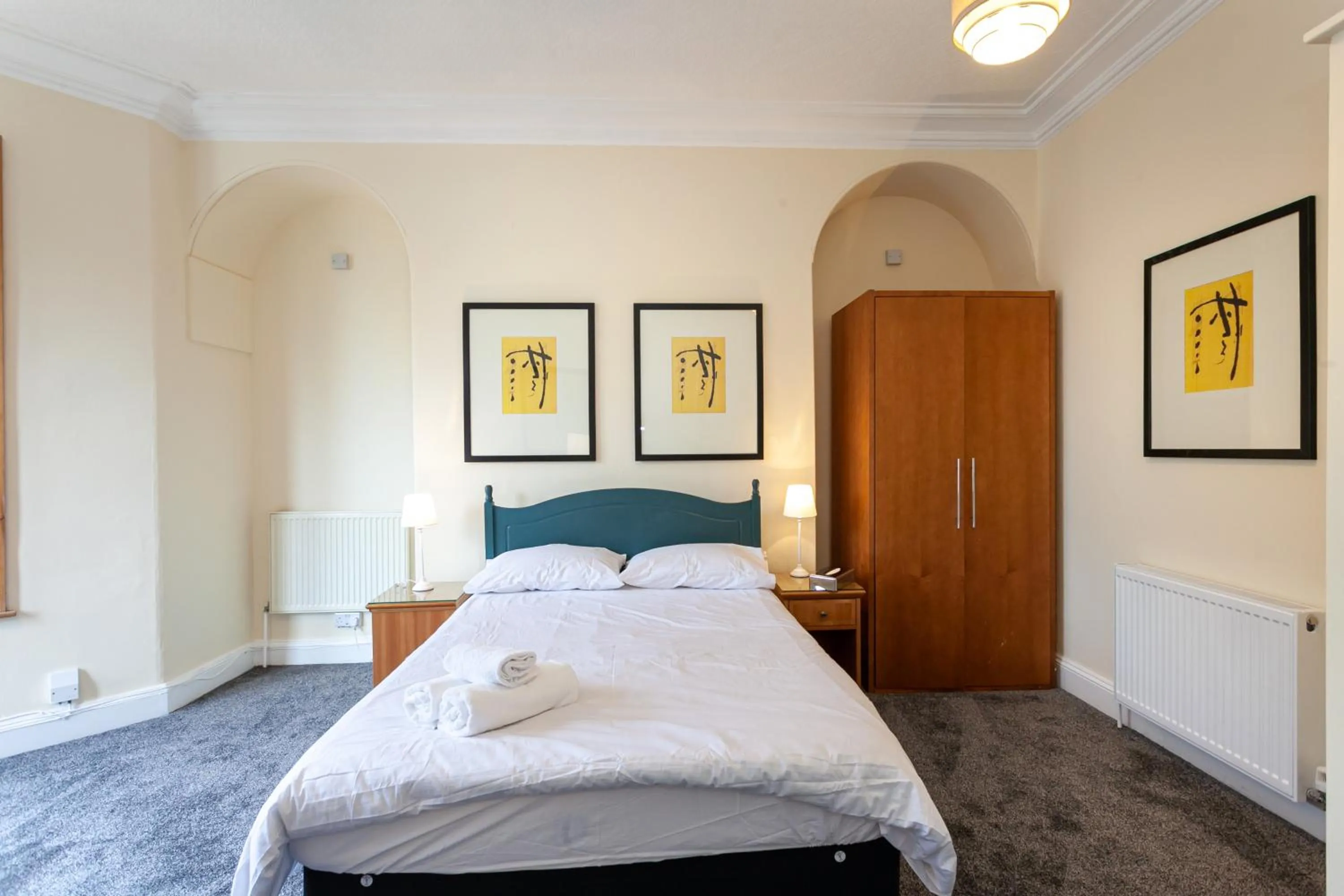 Photo of the whole room, Bed in Townhouse No 12