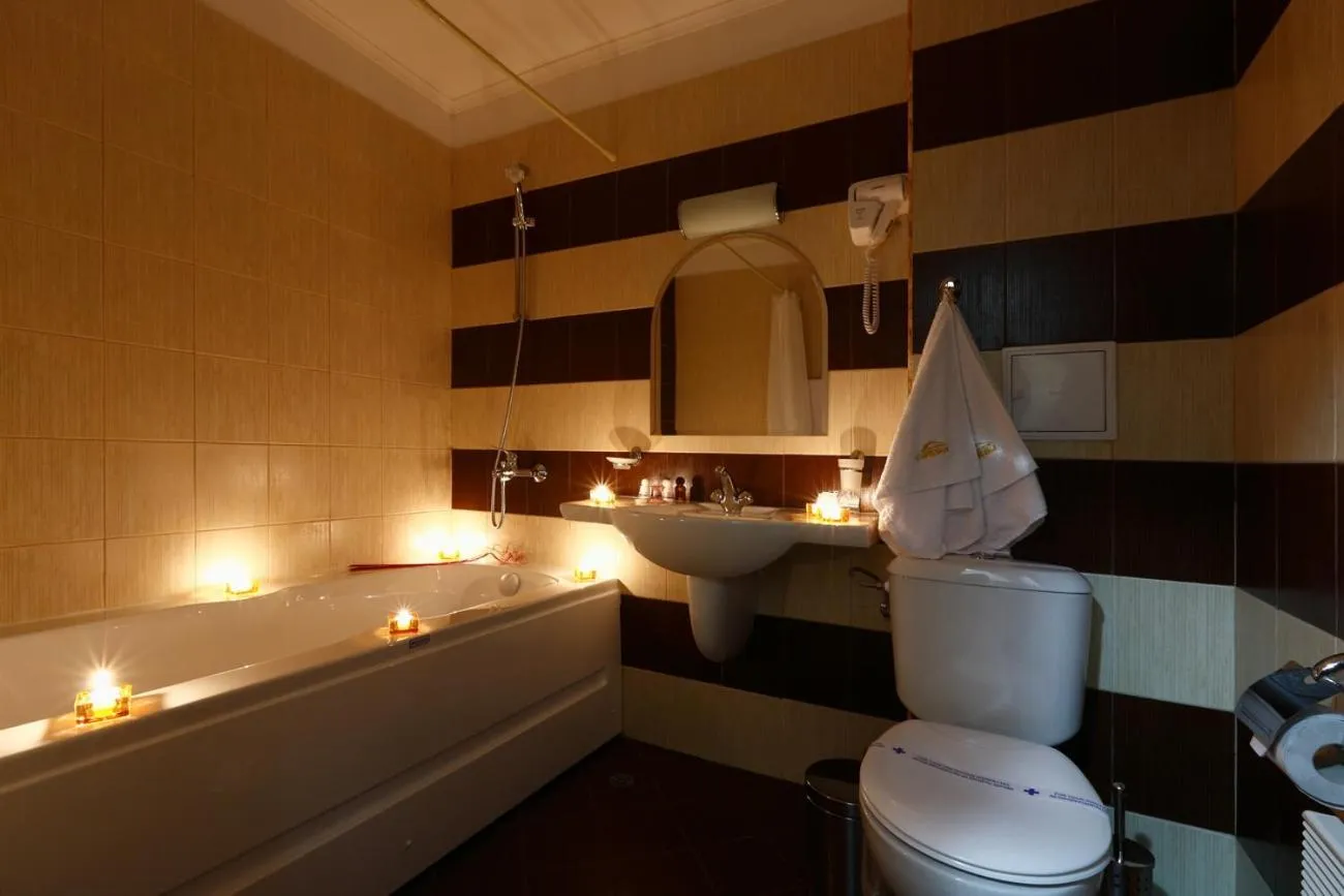 Bathroom in Evridika Hotel