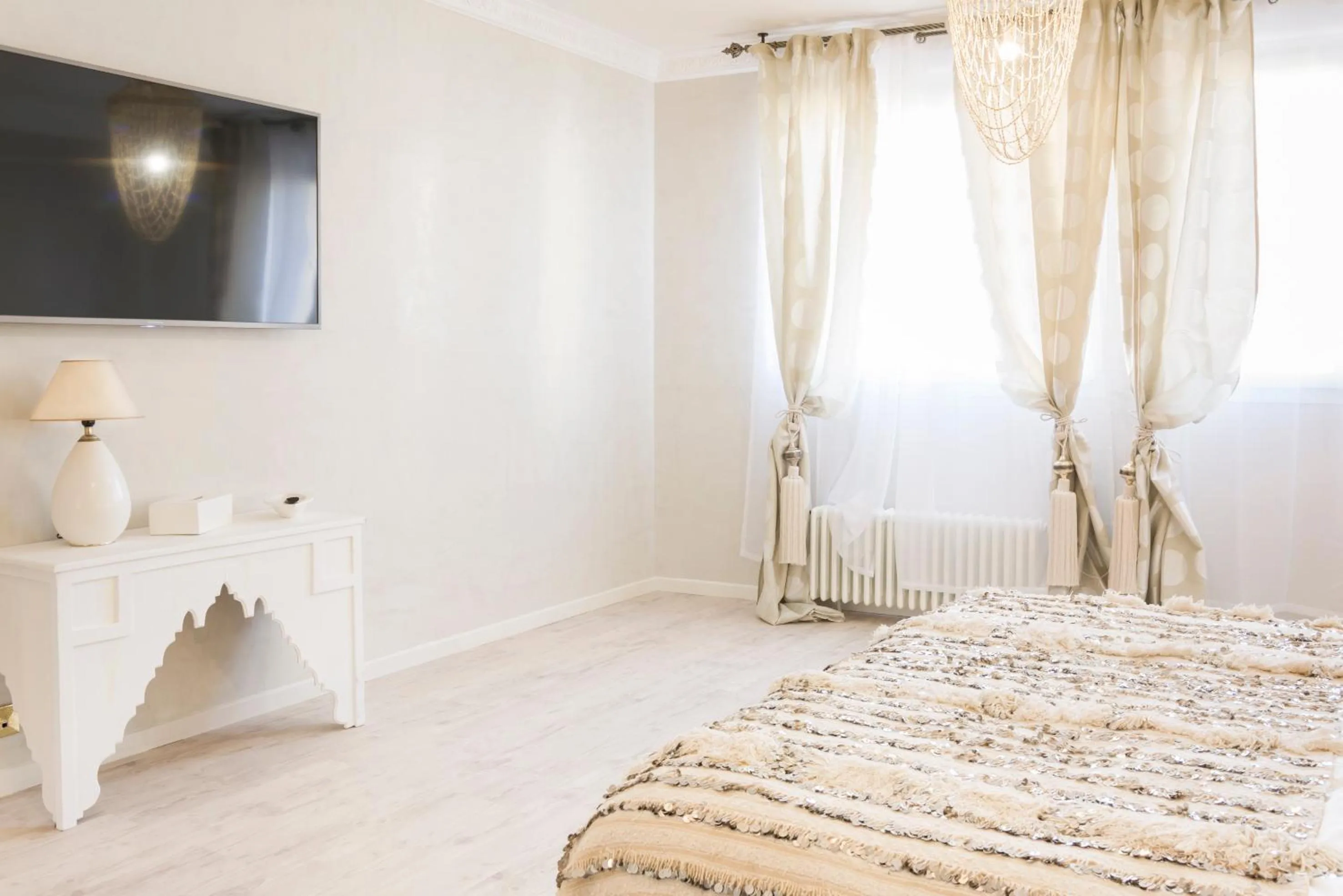 Bed in Riad SPA "Les Portes de l'Orient" TOURS