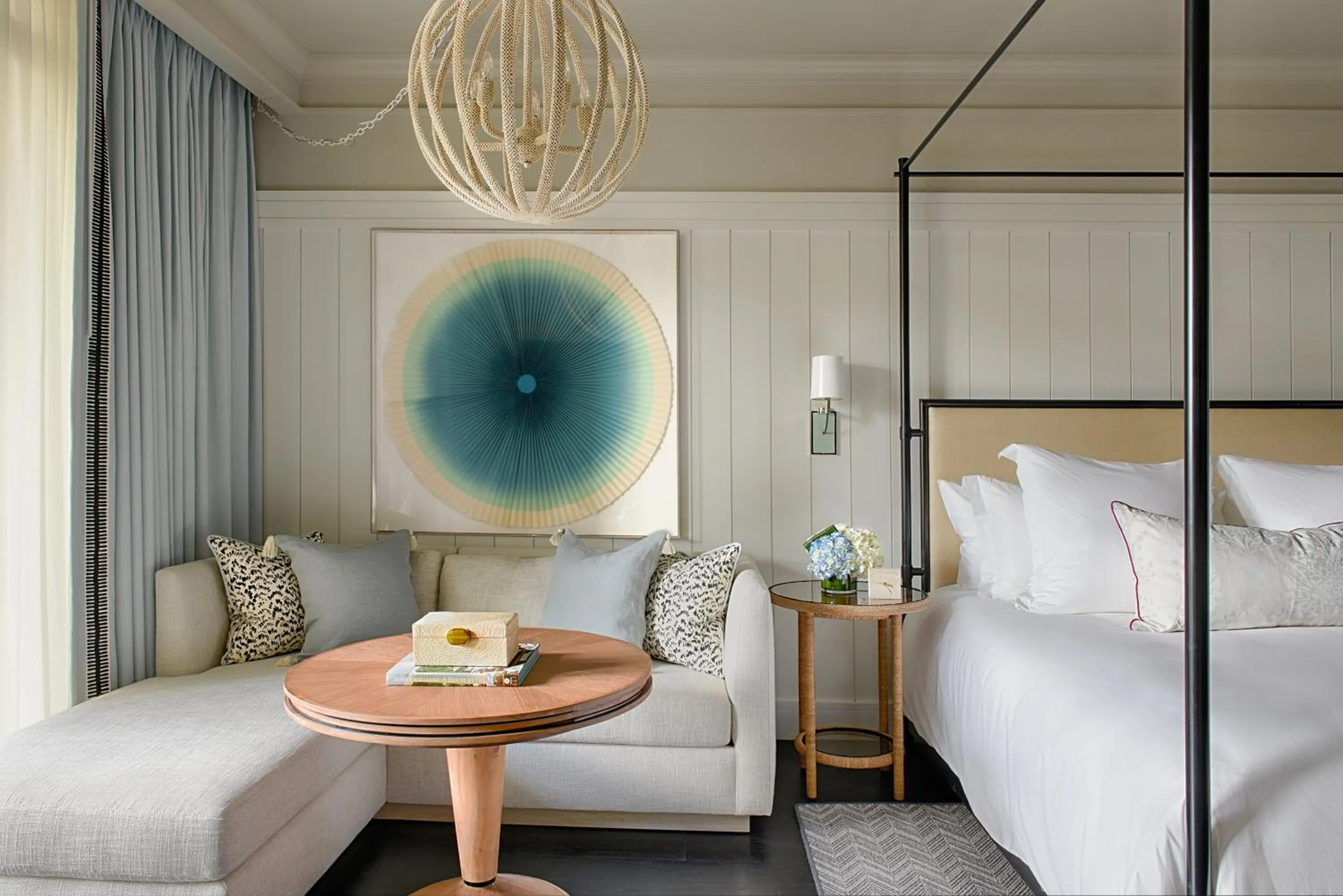 Seating area, Bed in Rosewood Baha Mar