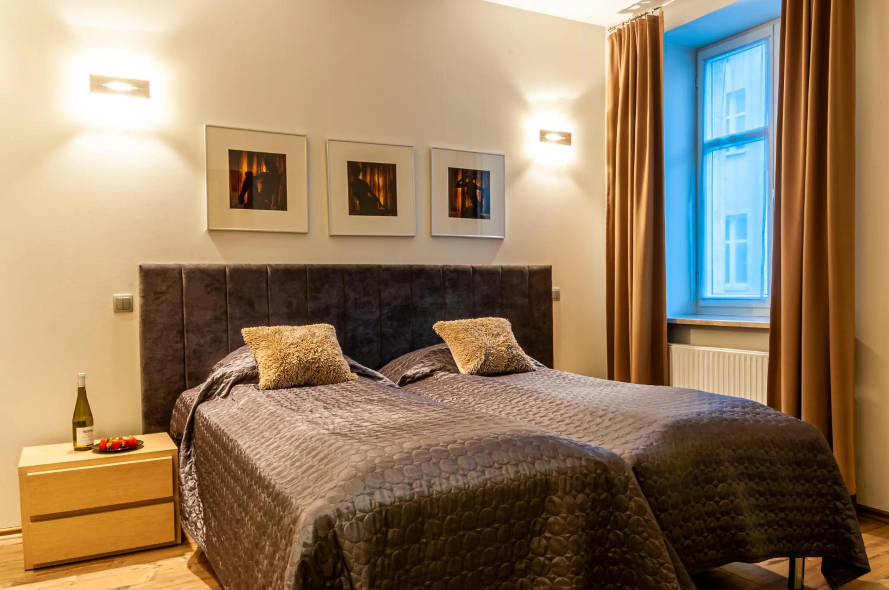 Bedroom, Bed in Home & Travel Apartments - AC - Parking - City Centre - Manufaktura - OFF Piotrkowska - EC1 - ATLAS Arena - Orientarium - Monopolis