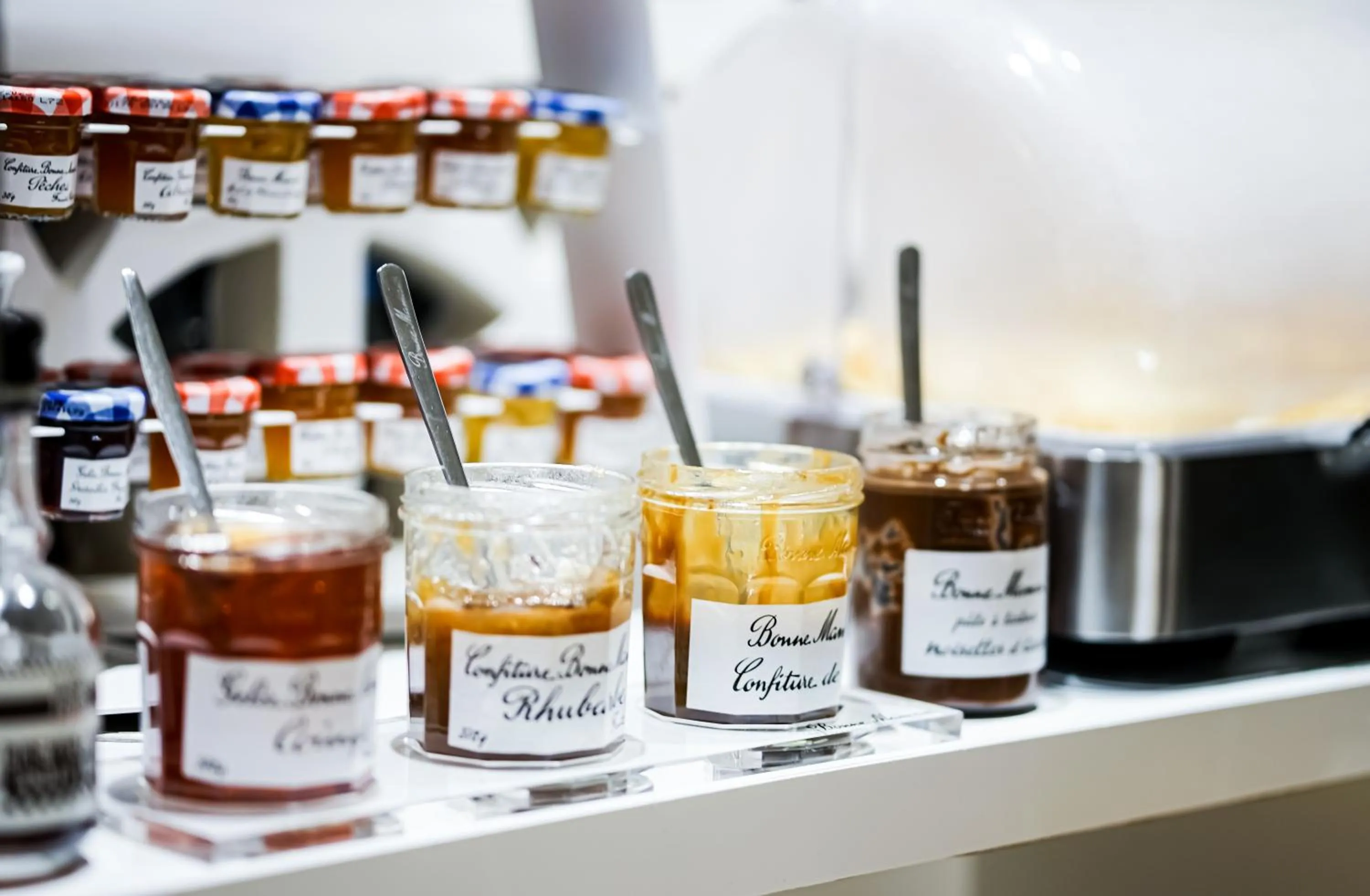 Food in Hôtel Le Collonges TV connecté wifi Netflix