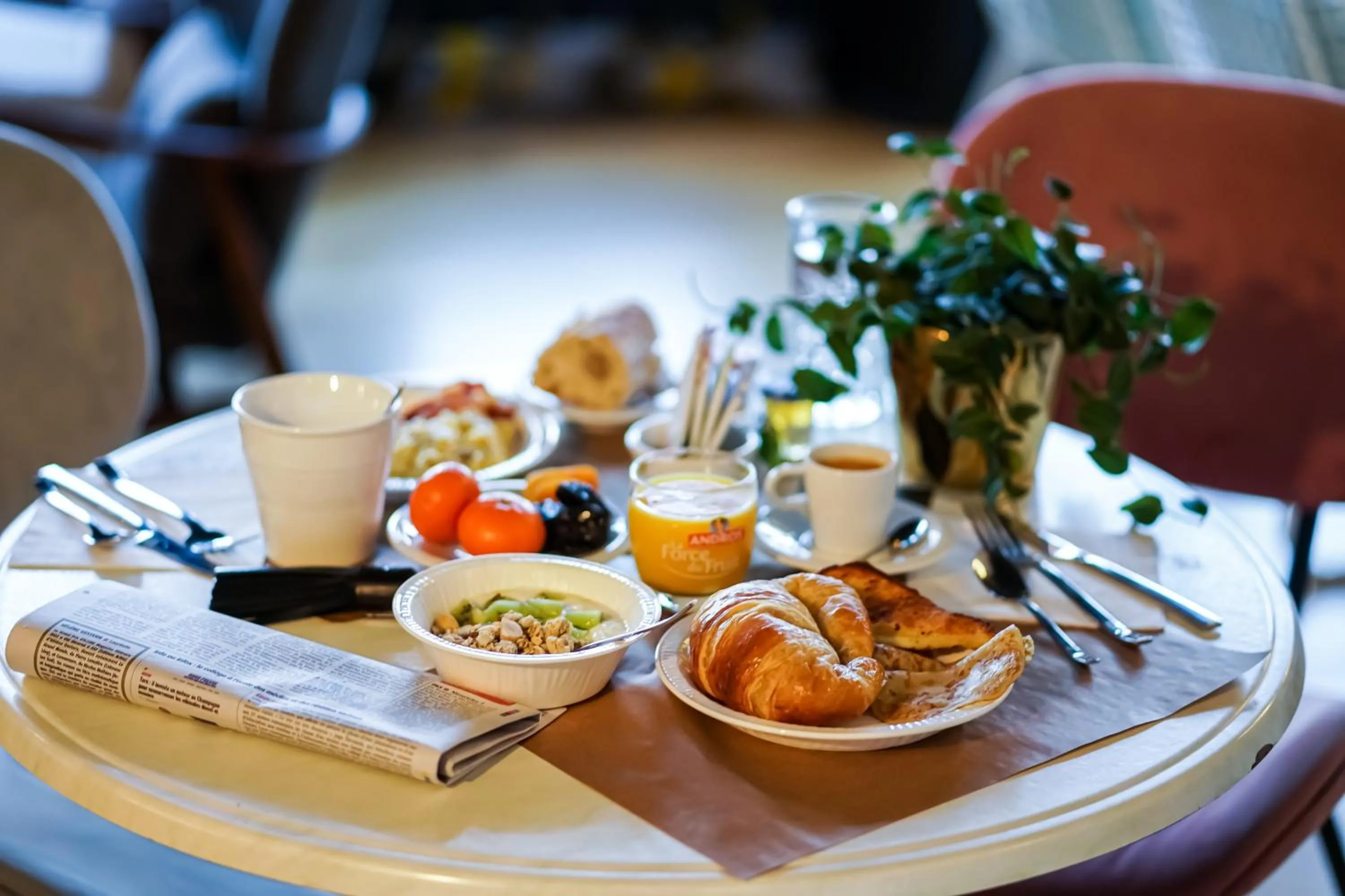 Lunch in Hôtel Le Collonges TV connecté wifi Netflix