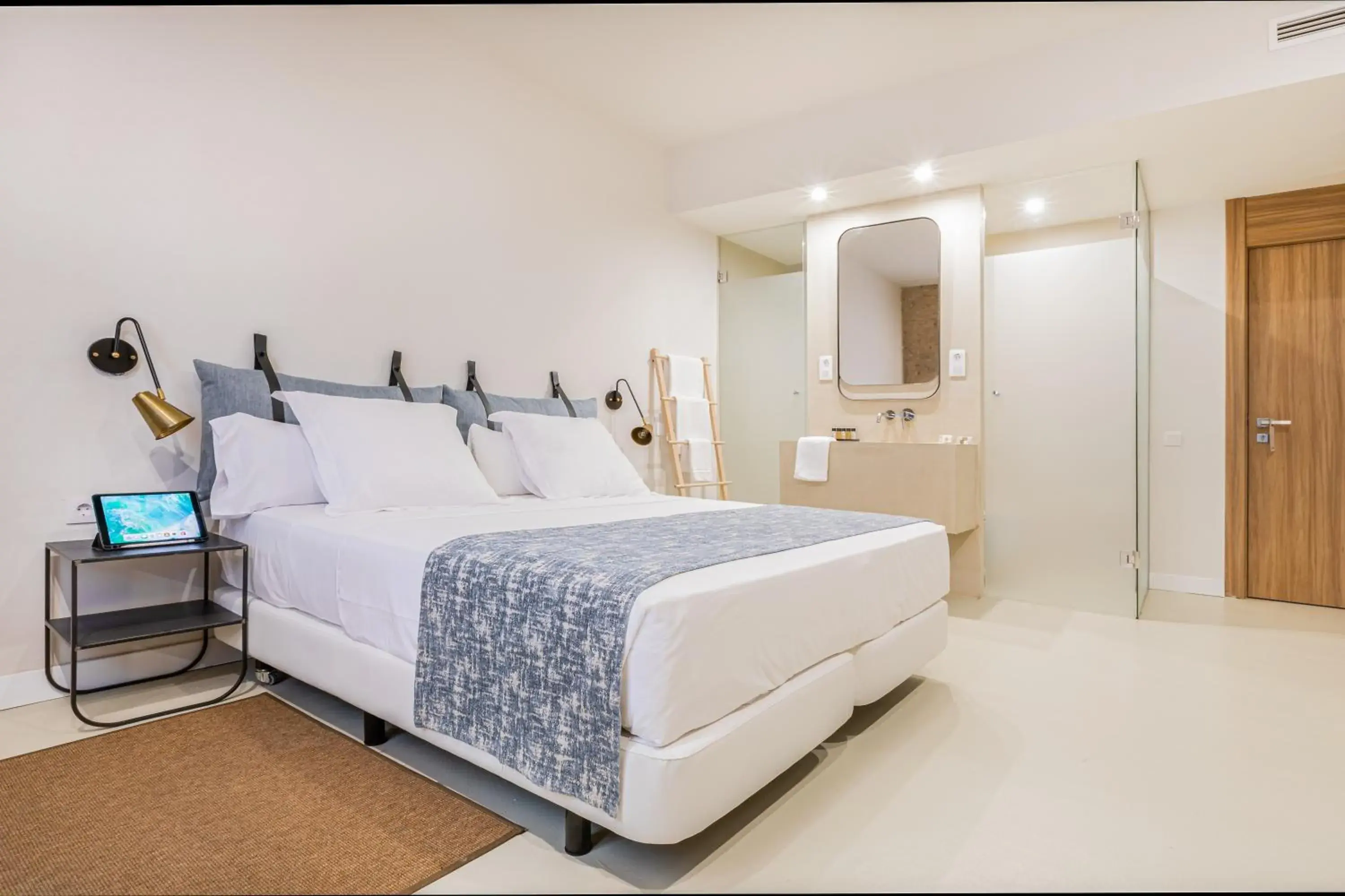 Deluxe Double or Twin Room in Casa Lirio Deluxe Double or Twin Room in Casa Lirio