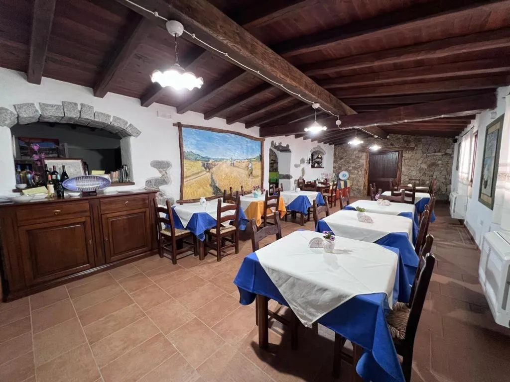 Restaurant/places to eat in Turismo Rurale Belvedere Pradonos
