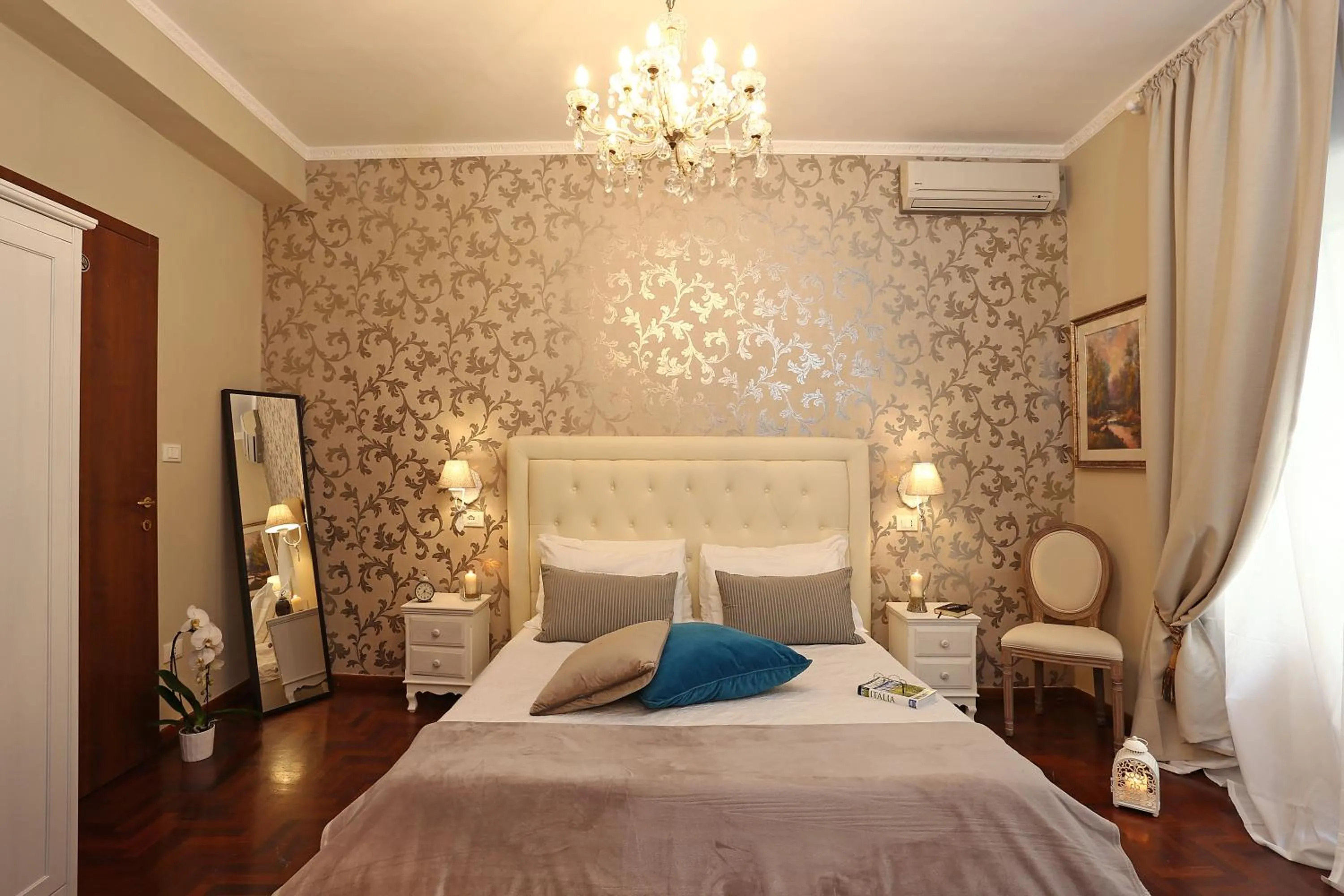 Other, Bed in Liberty Vatican Suites - Liberty Collection
