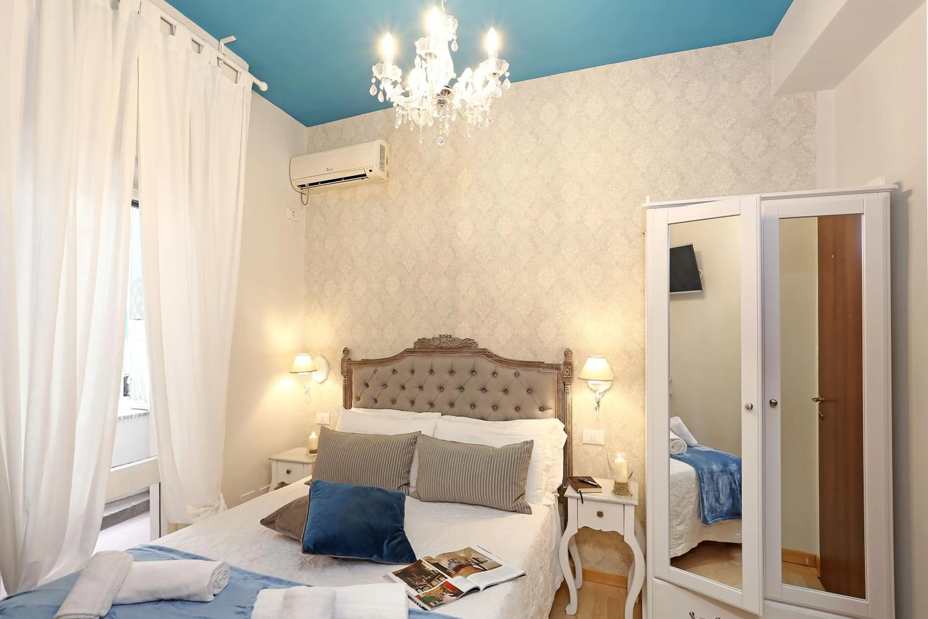 Other, Bed in Liberty Vatican Suites - Liberty Collection