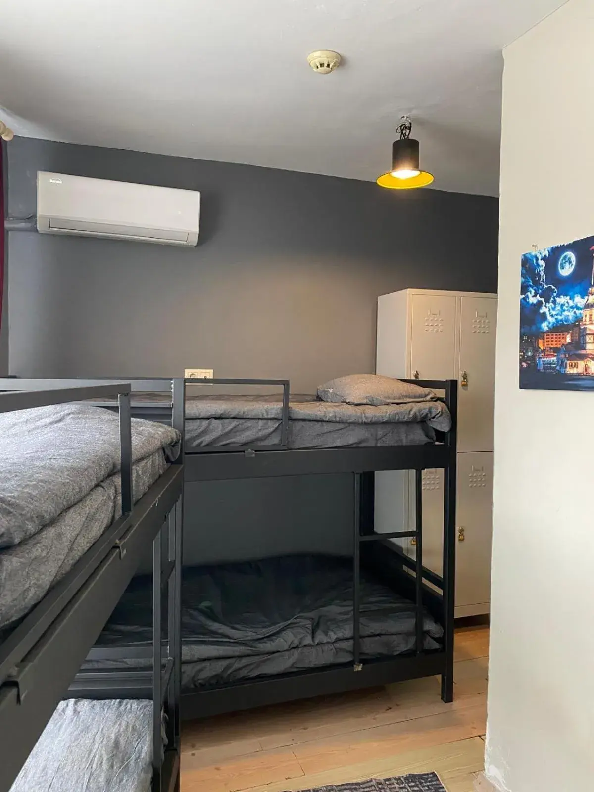 6-Bed Male Dormitory Room - single occupancy in Chez Bore 6-Bed Male Dormitory Room - single occupancy in Chez Bore