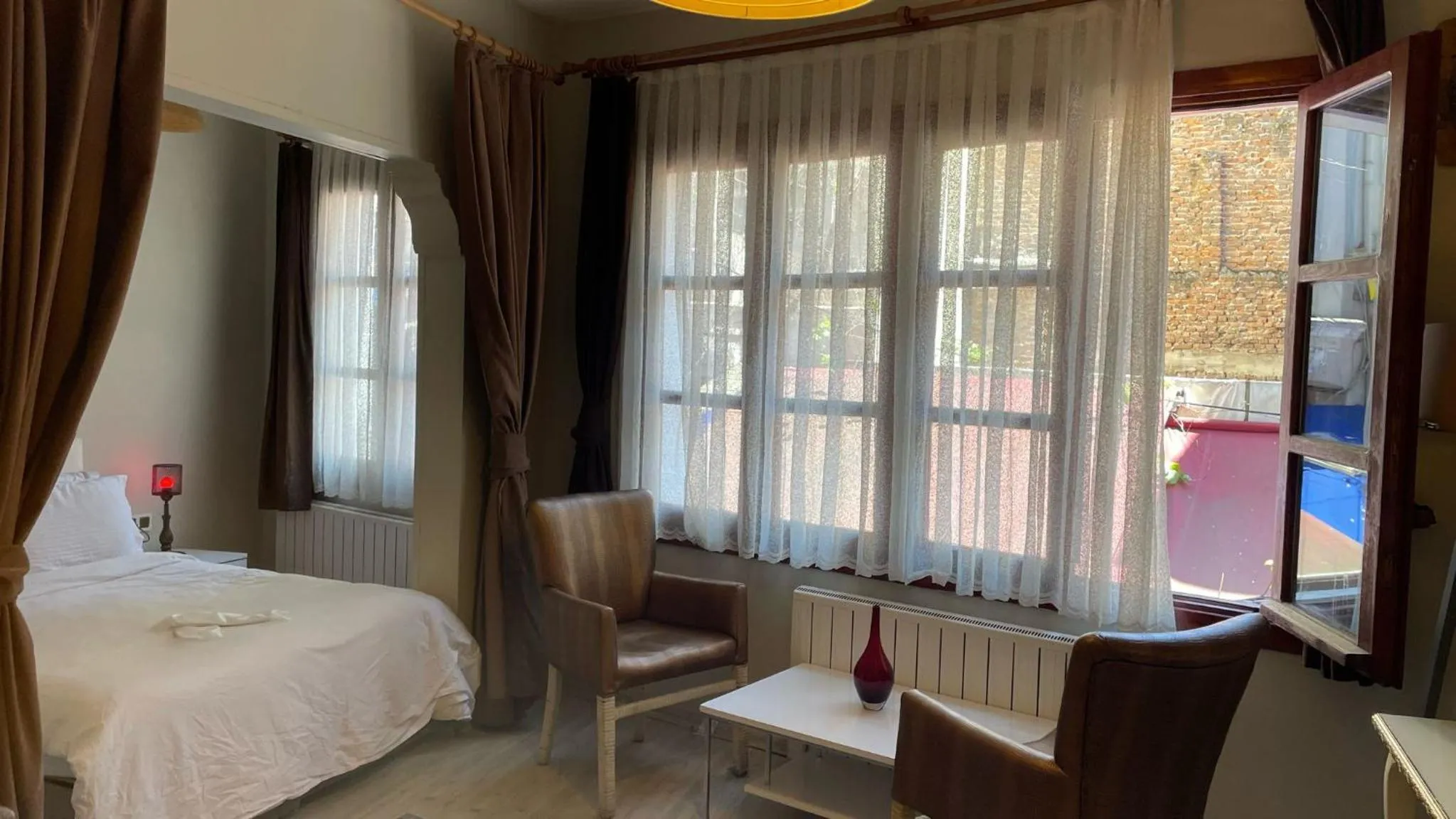 Bedroom, Bed in Chez Bore