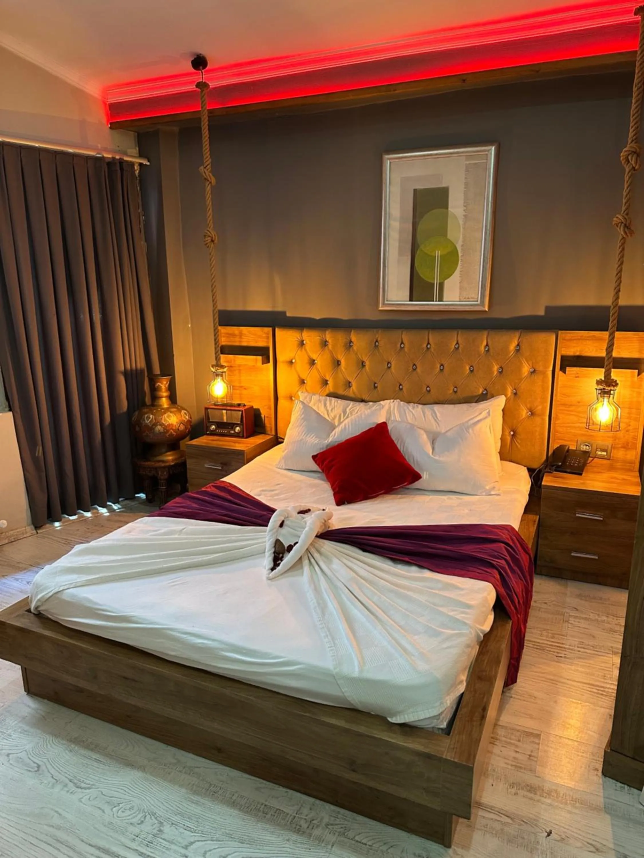 Bedroom, Bed in Chez Bore