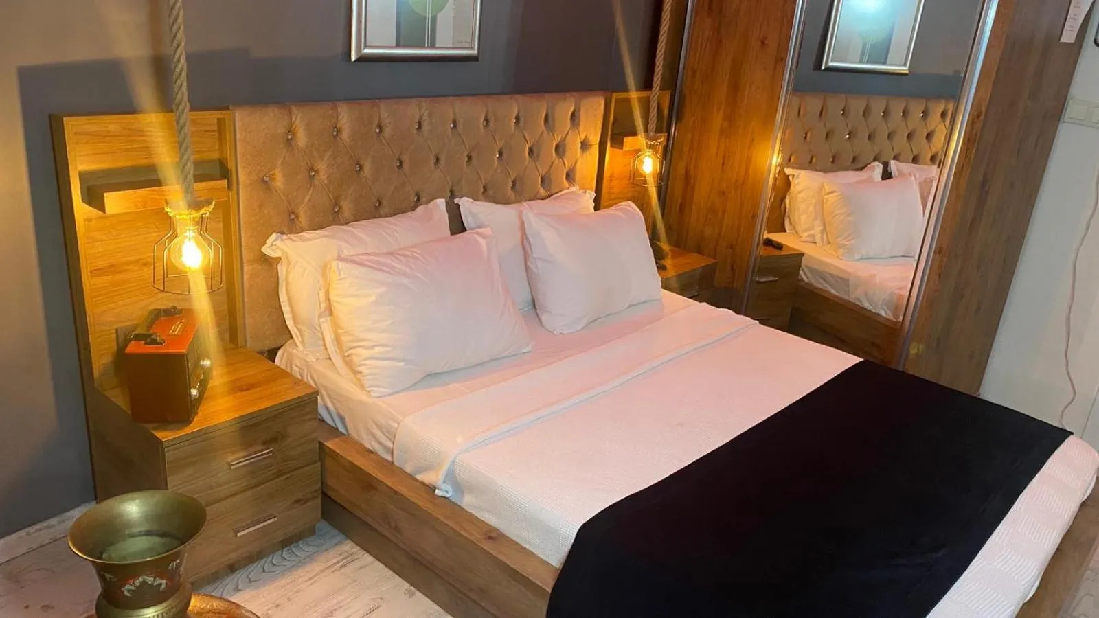 Bedroom, Bed in Chez Bore