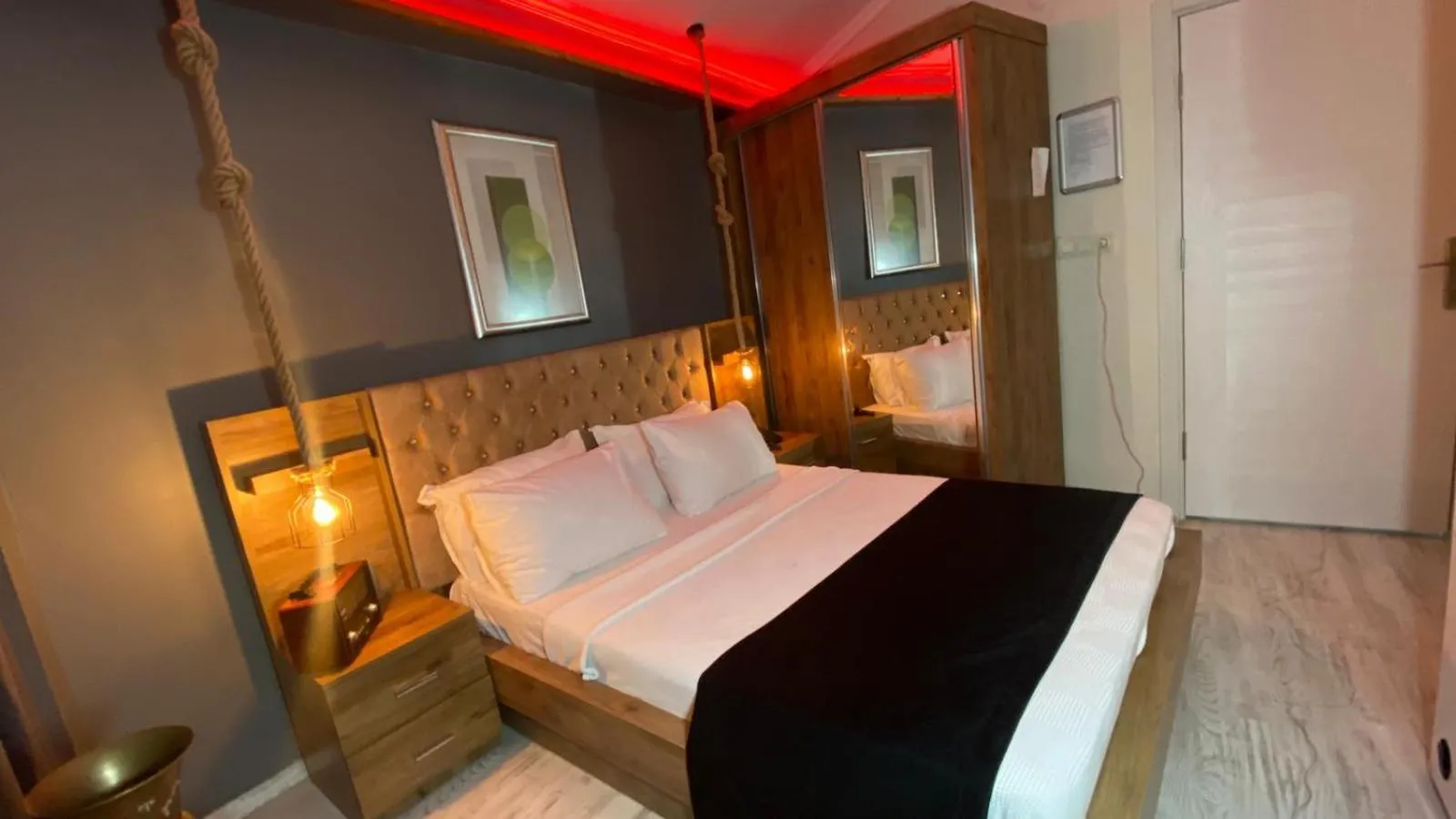 Bedroom, Bed in Chez Bore