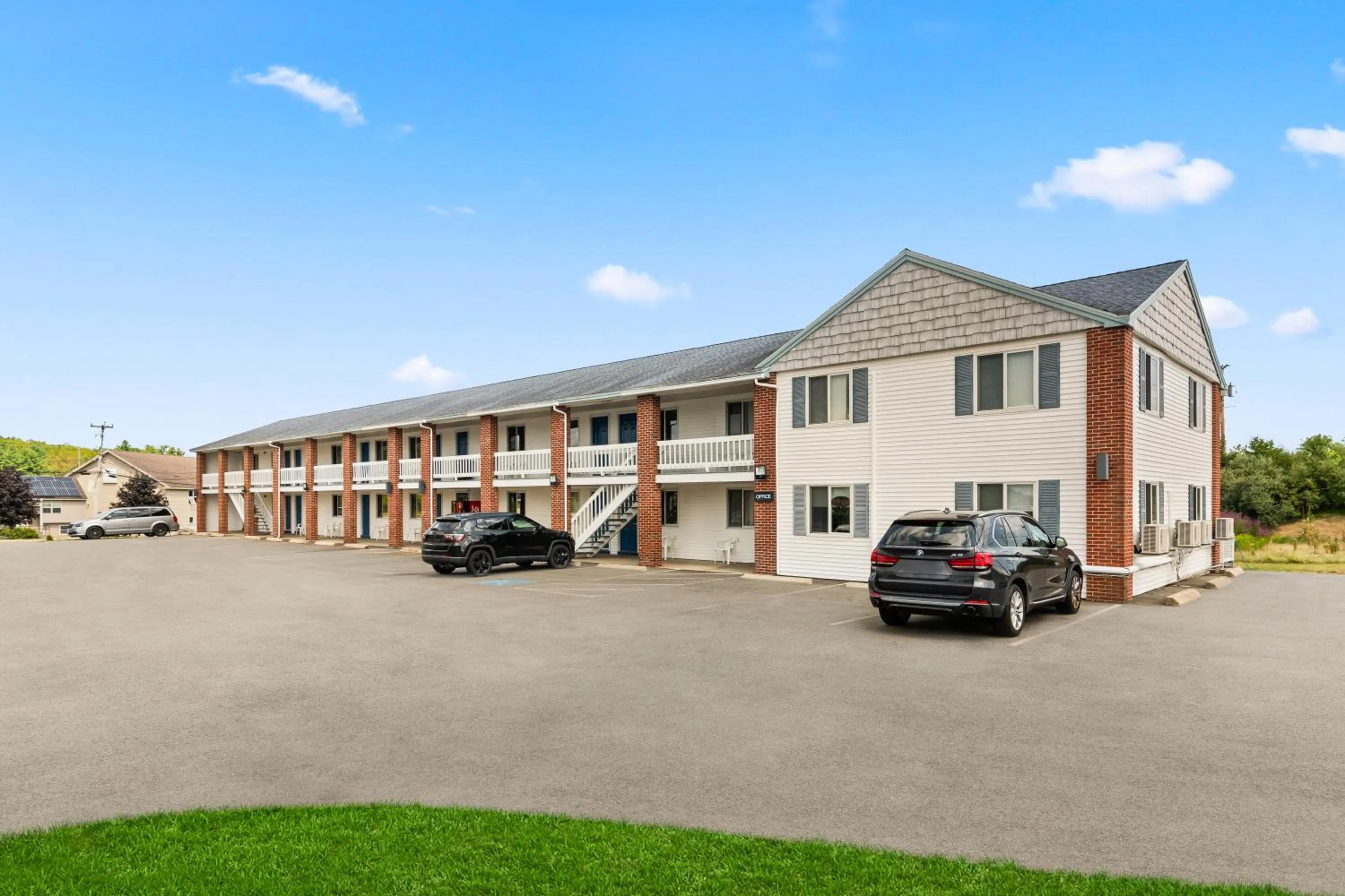 Property building in Americas Best Value Inn Biddeford