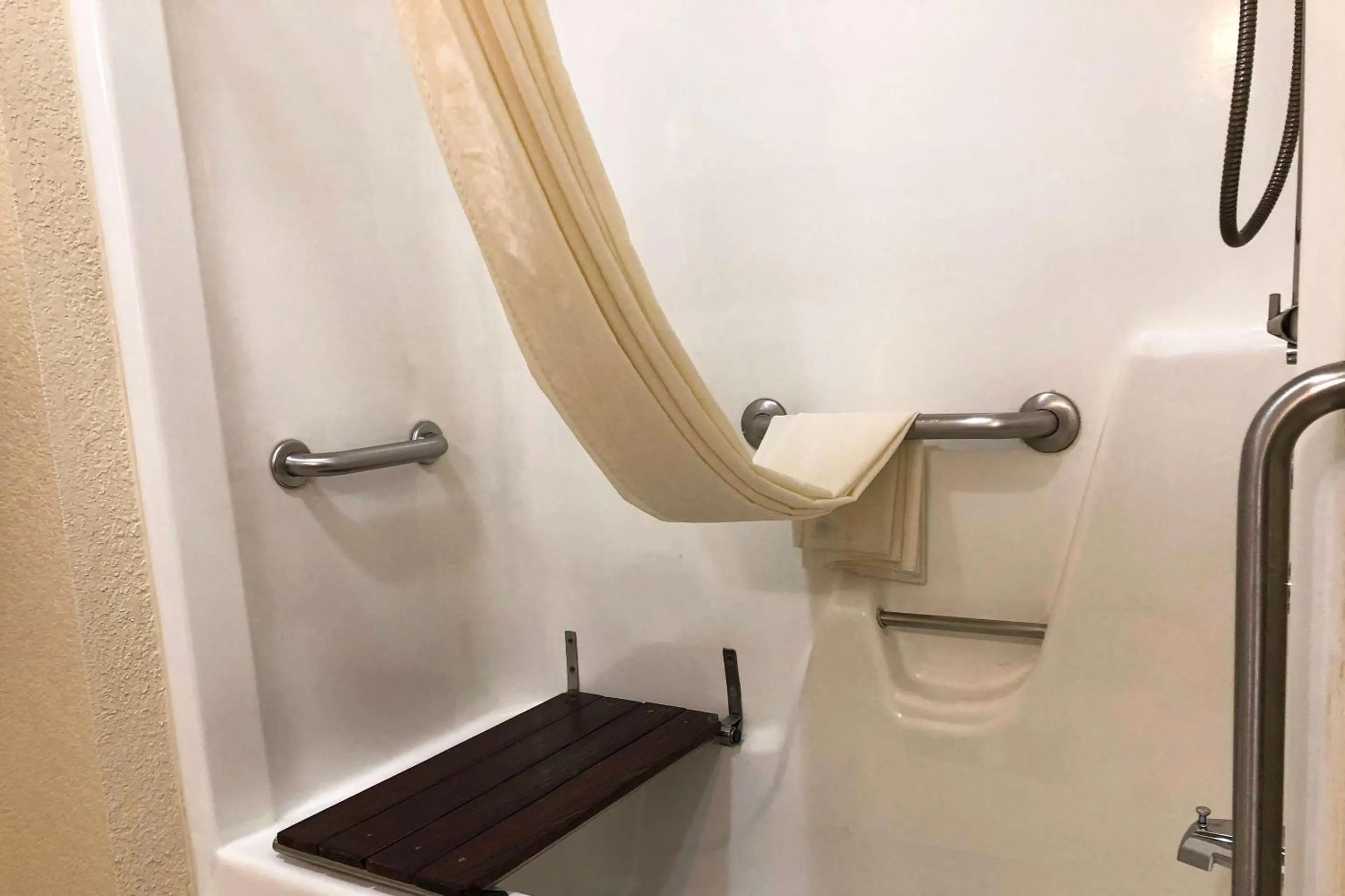 Bedroom in Quality Inn I-70 at Wanamaker