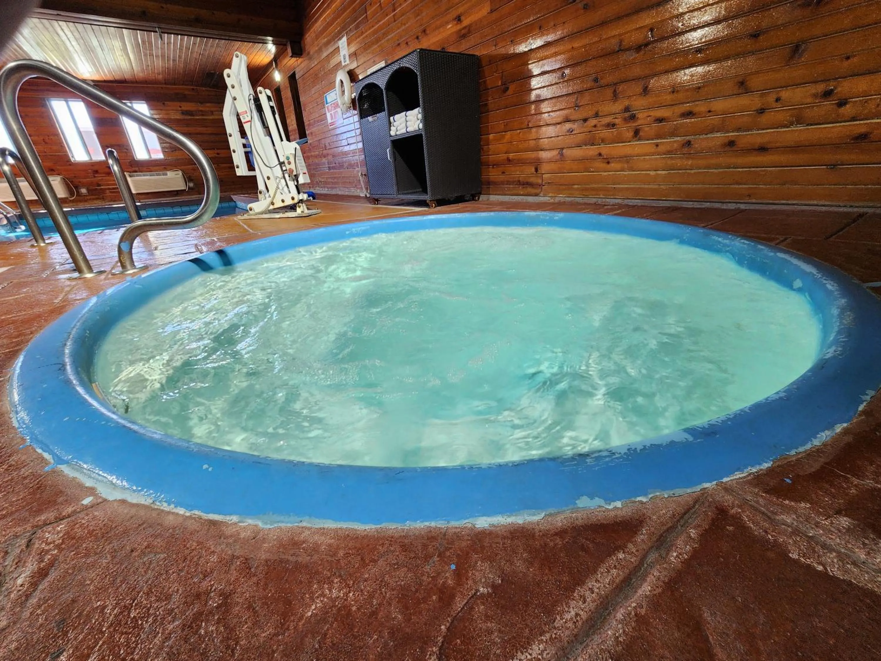 Hot Tub in Quality Inn I-70 at Wanamaker