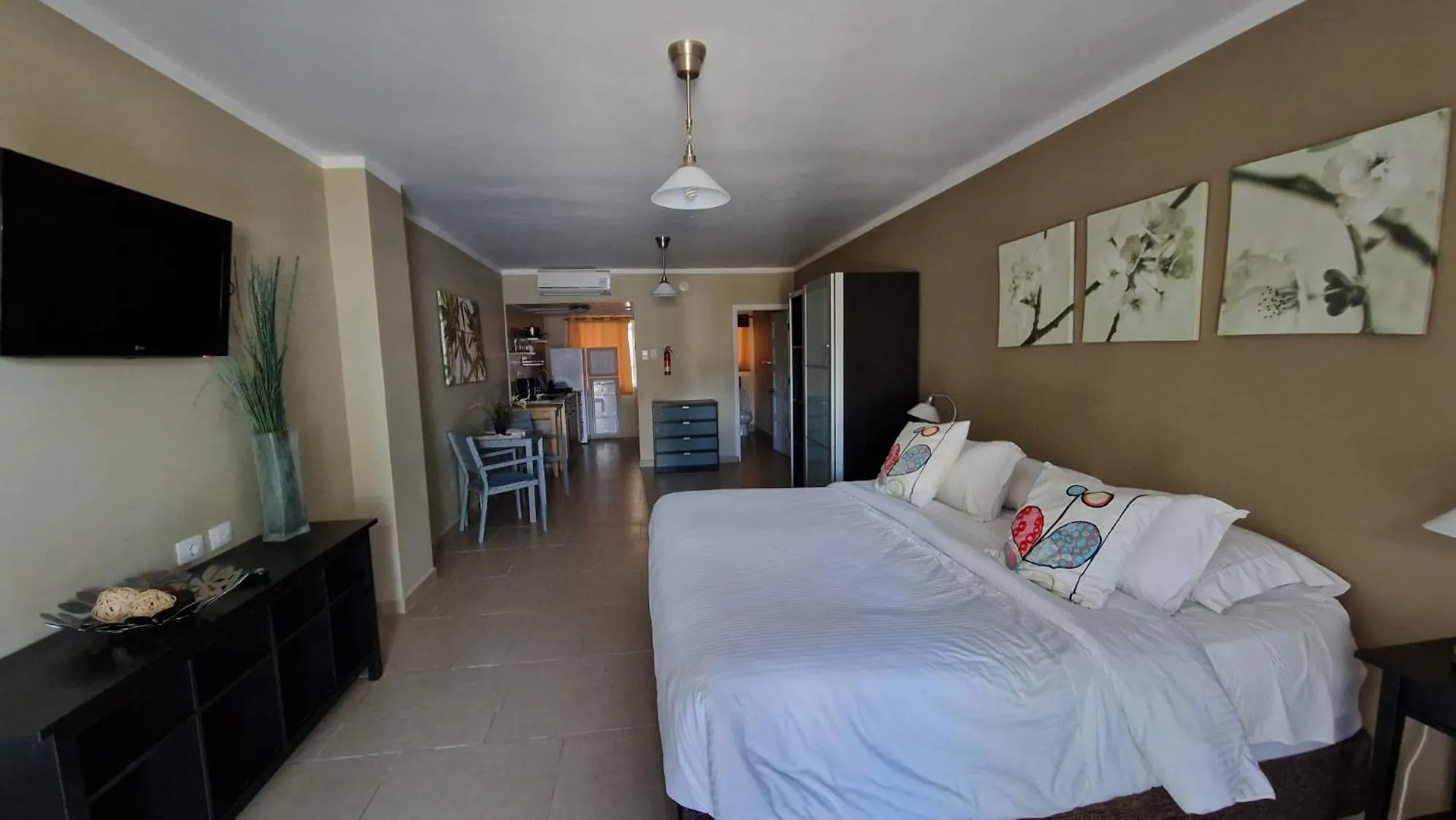 Bed in Eden Beach Resort - Bonaire