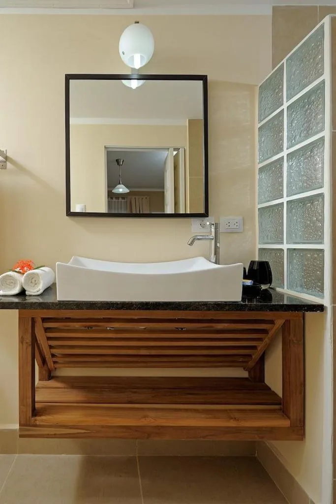 Shower in Eden Beach Resort - Bonaire