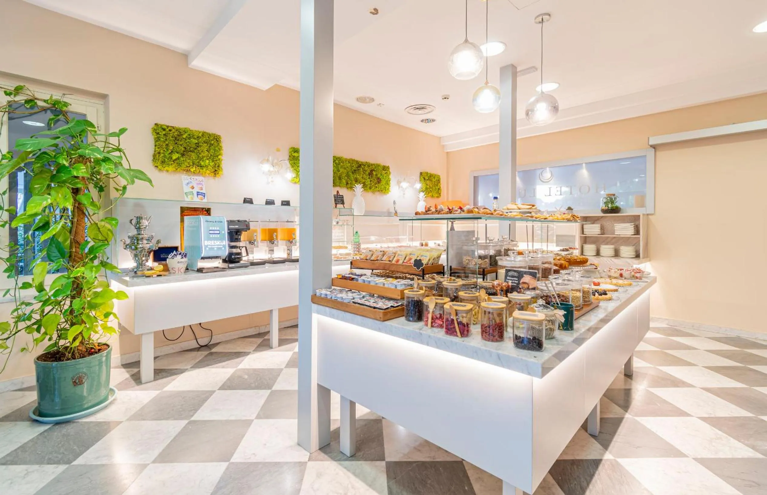 Breakfast in Hotel Luna