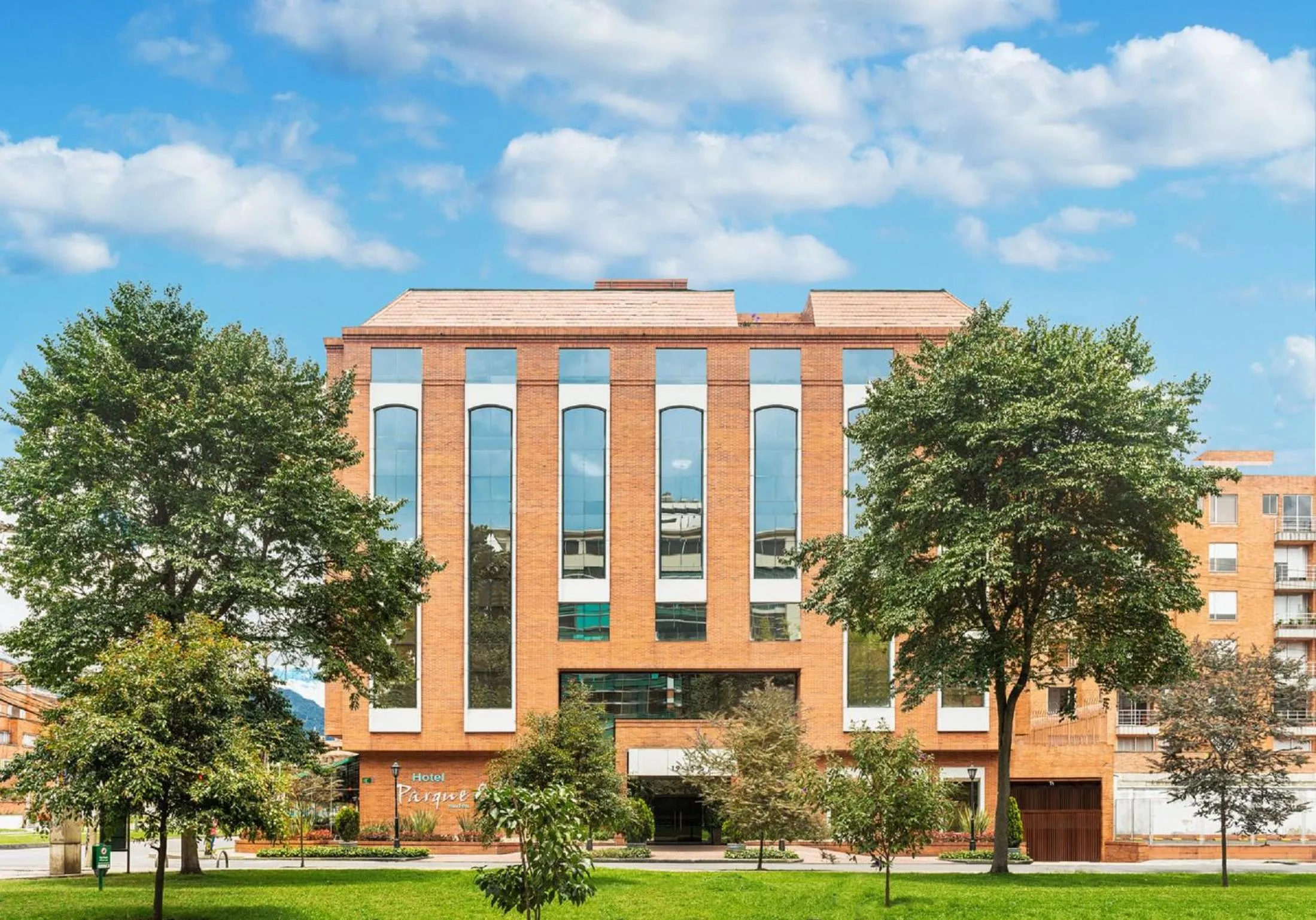 Property building in Hotel Parque 97