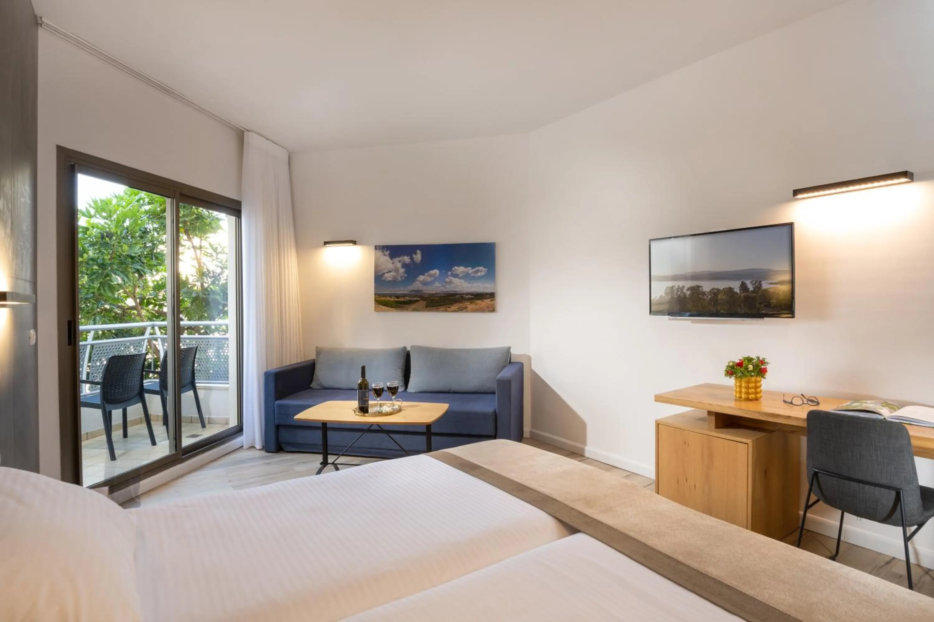 Bedroom, Bed in Kinar Galilee