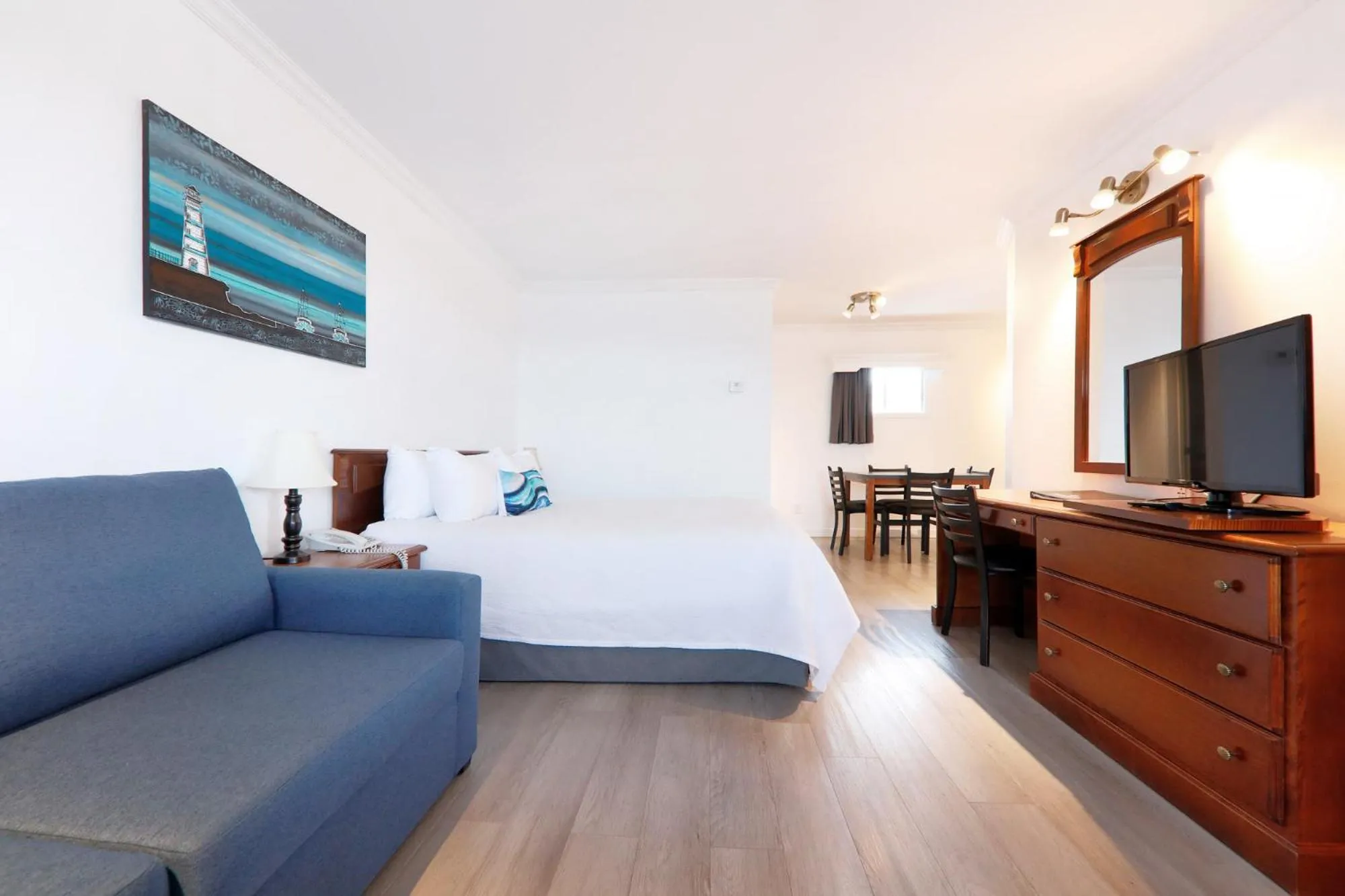 Photo of the whole room, Bed in Hotel Plante