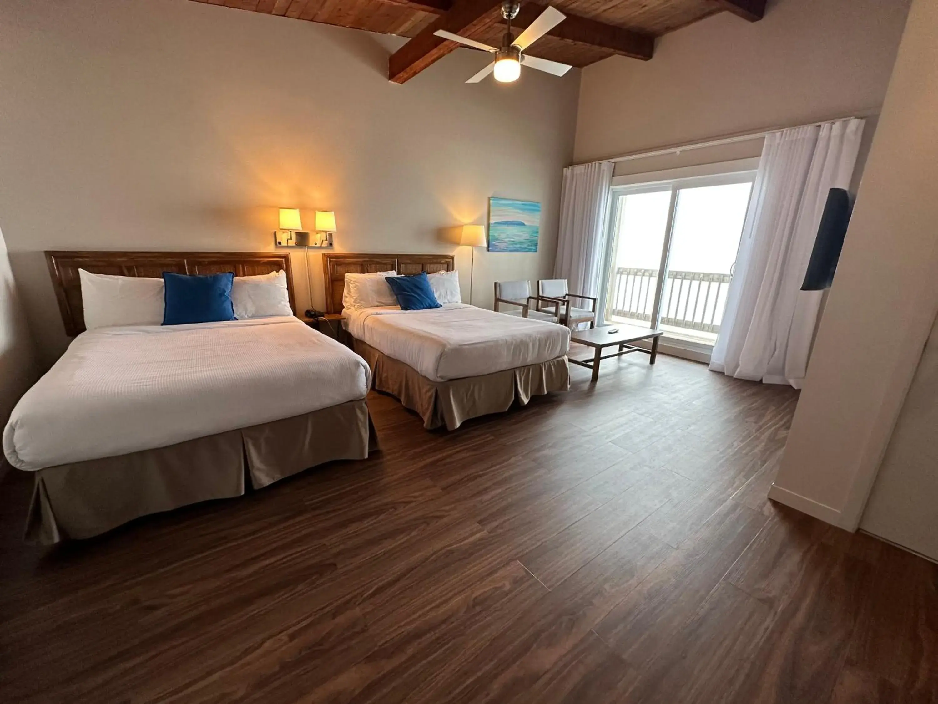 Double Room with Balcony and Sea View in Hôtel La Côte Surprise Double Room with Balcony and Sea View in Hôtel La Côte Surprise