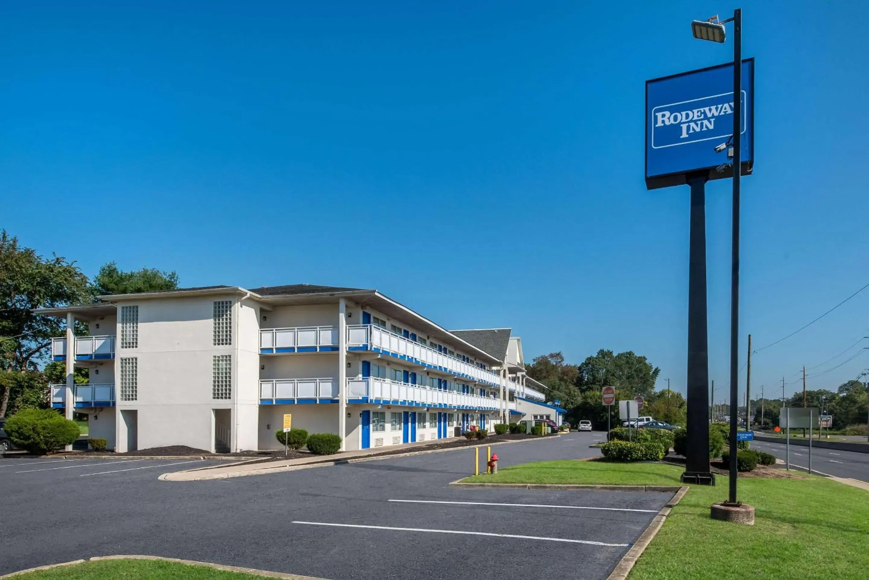 Property building in Rodeway Inn Property building in Rodeway Inn