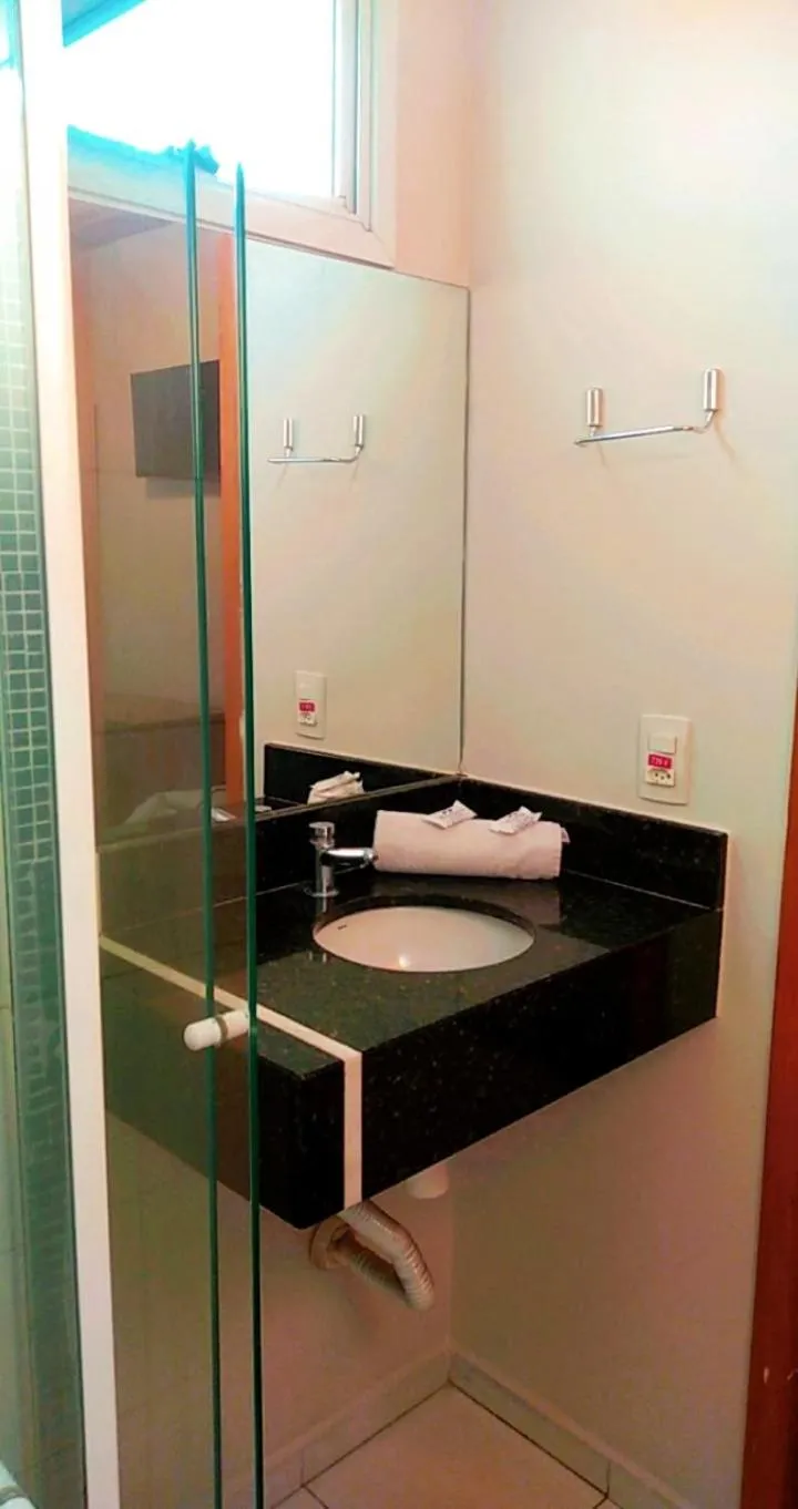 Bathroom in Hotel Casablanca Suites
