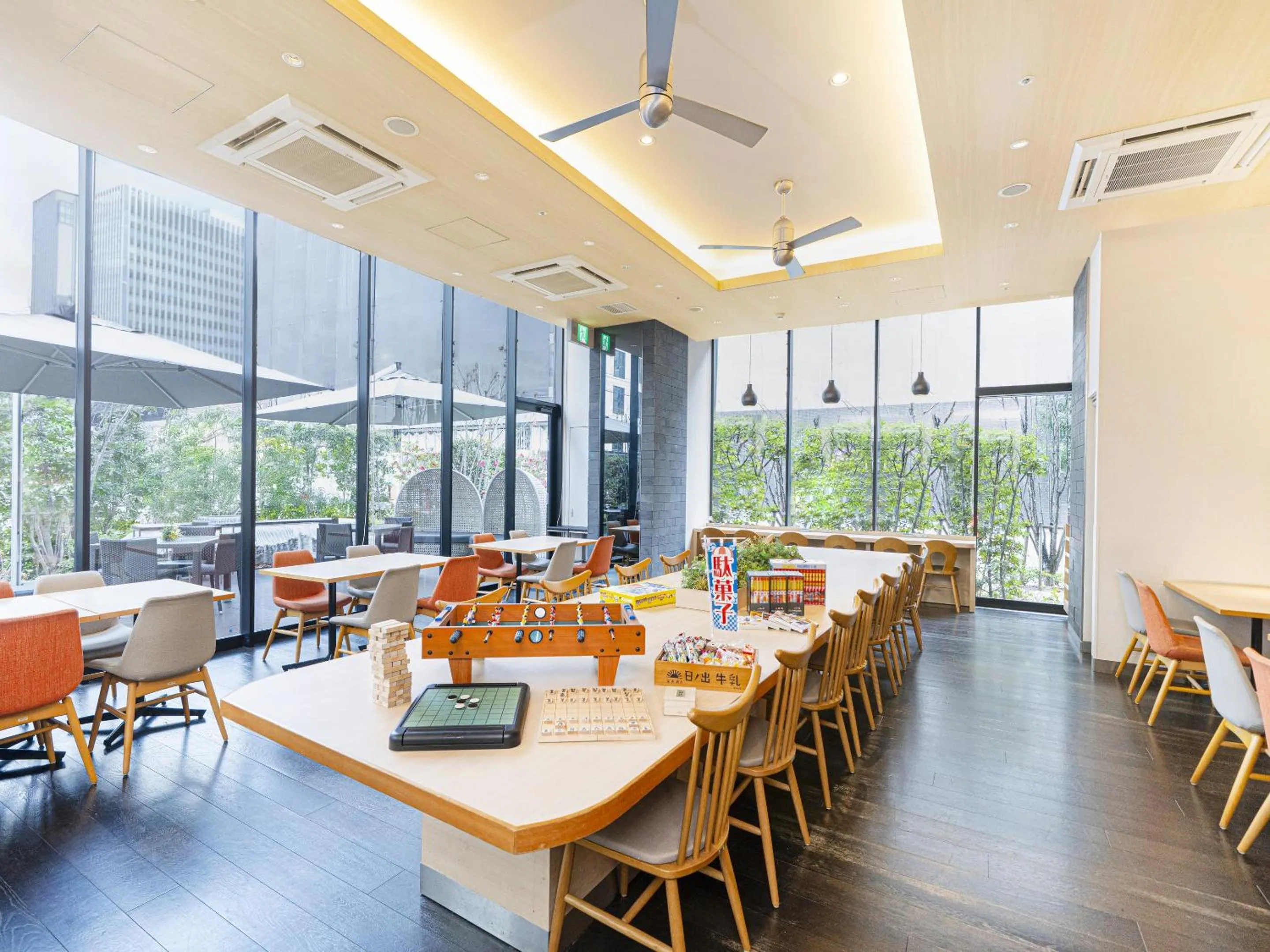 Communal lounge/ TV room in Osaka View Hotel Honmachi