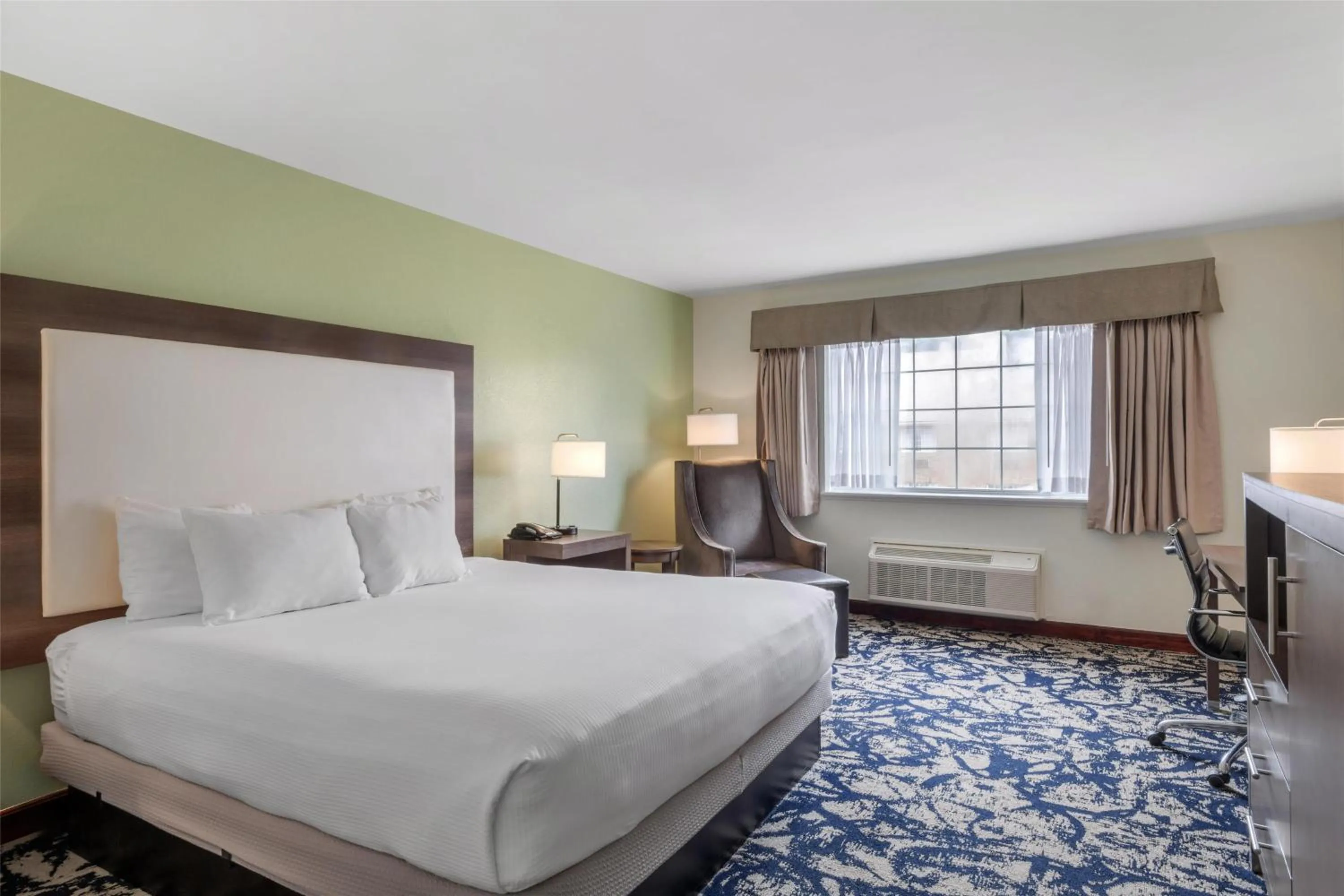 Bedroom, Bed in Best Western West Greenwich Inn