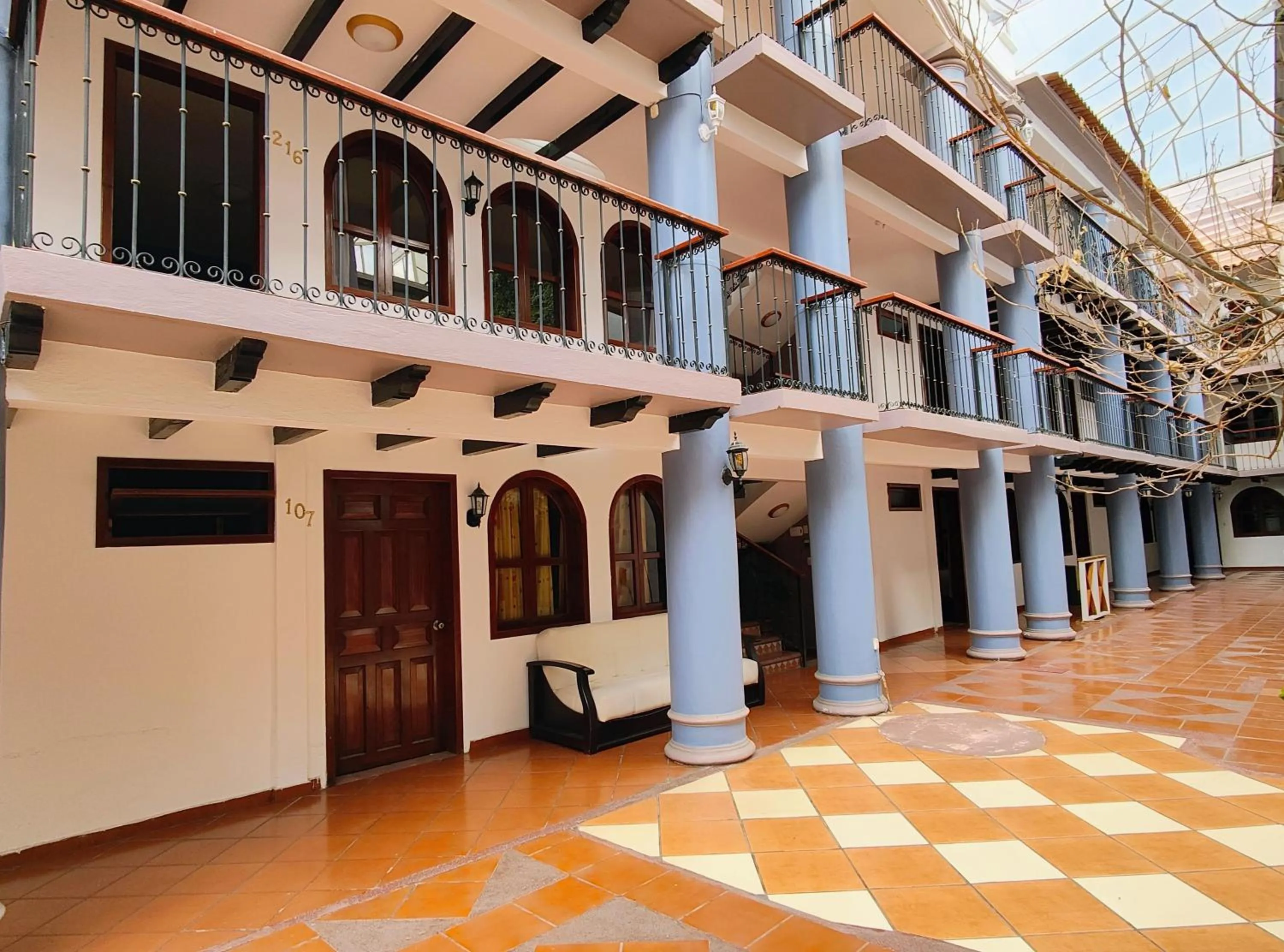 Property building in Hotel Jardines Del Carmen