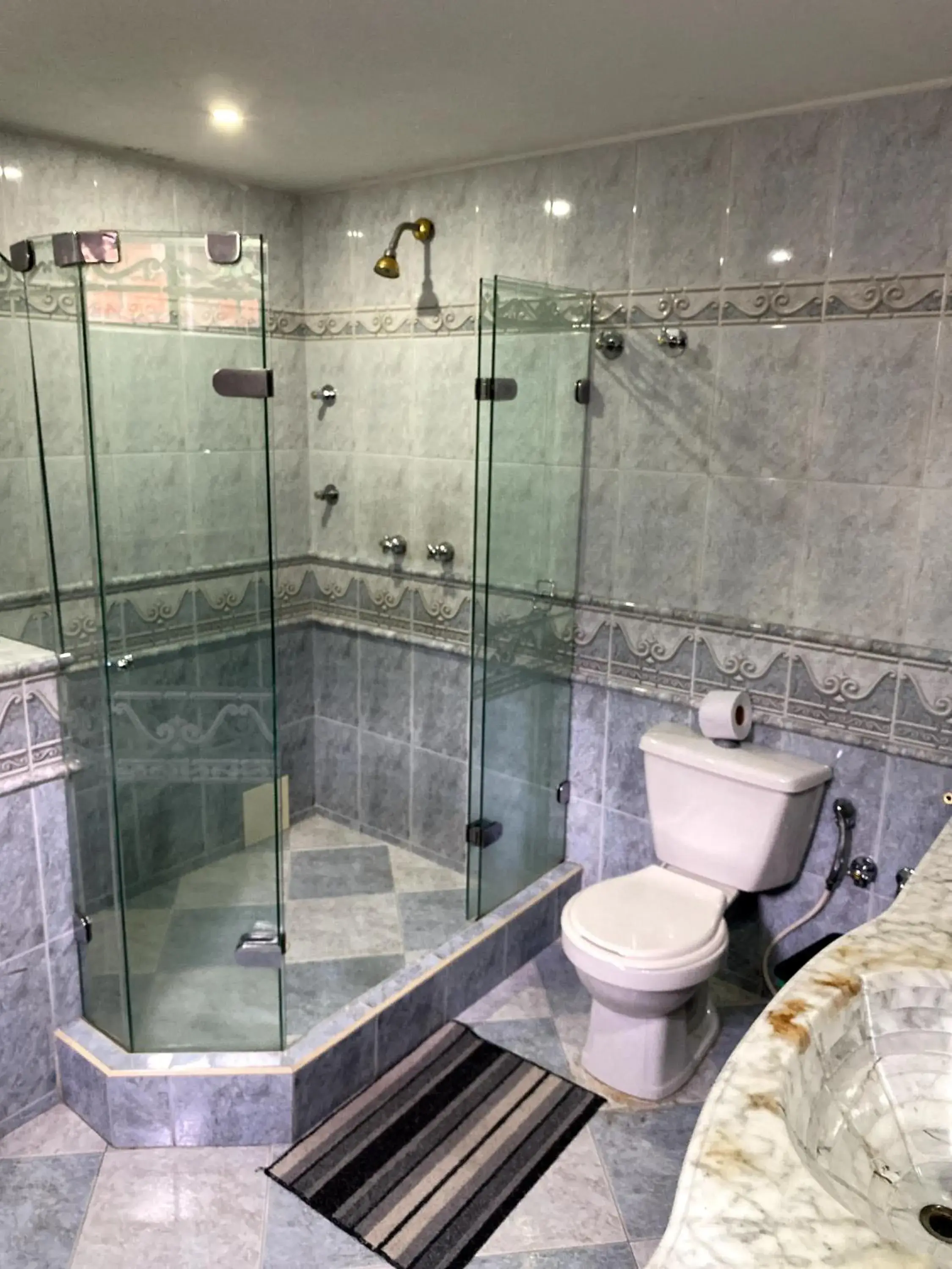Family Room with Bath in Hotel Quintas de Bogotá Family Room with Bath in Hotel Quintas de Bogotá